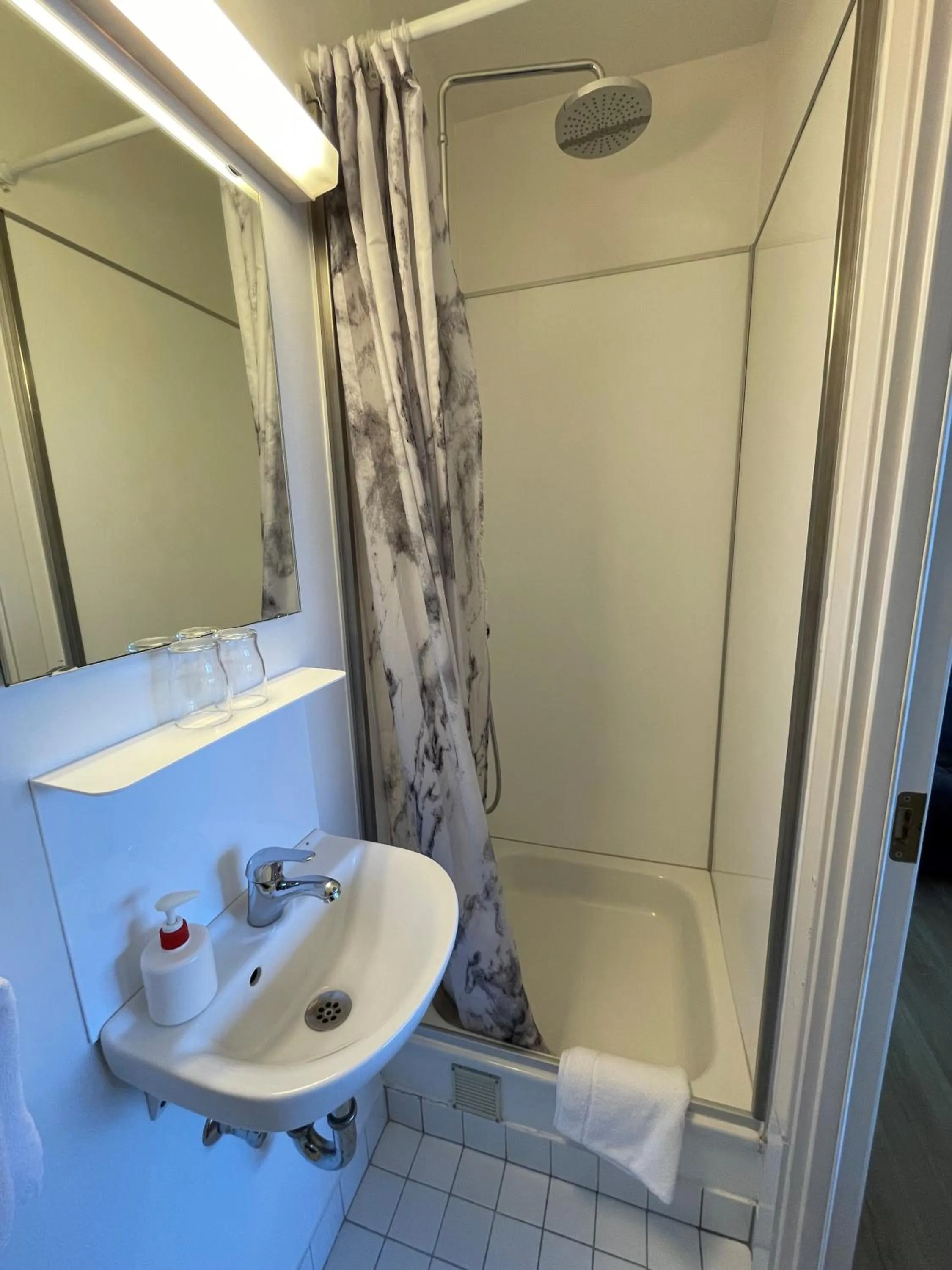 Bathroom in Guesthouse Sunna