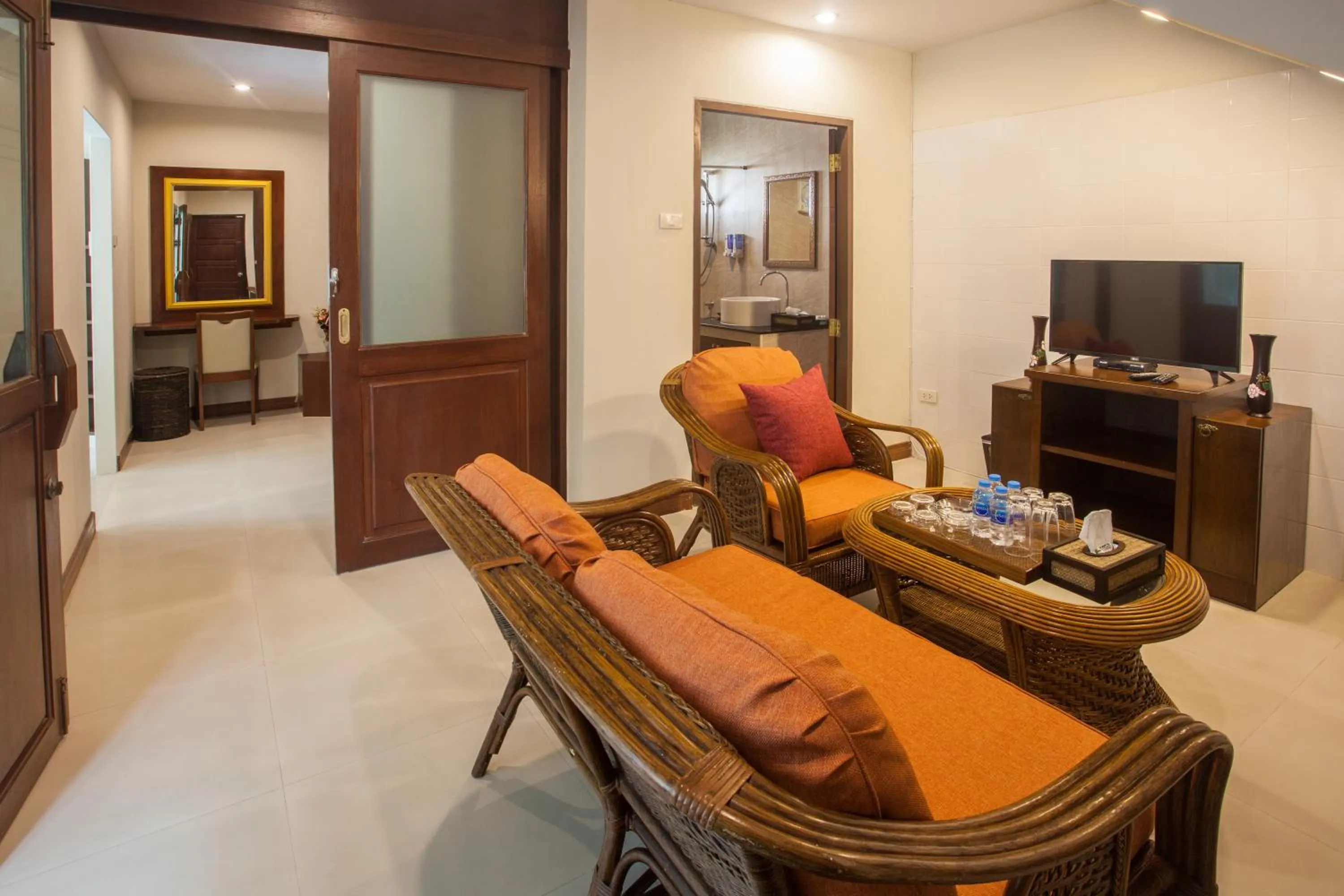 Living room in Achawalai Residence Village By Song