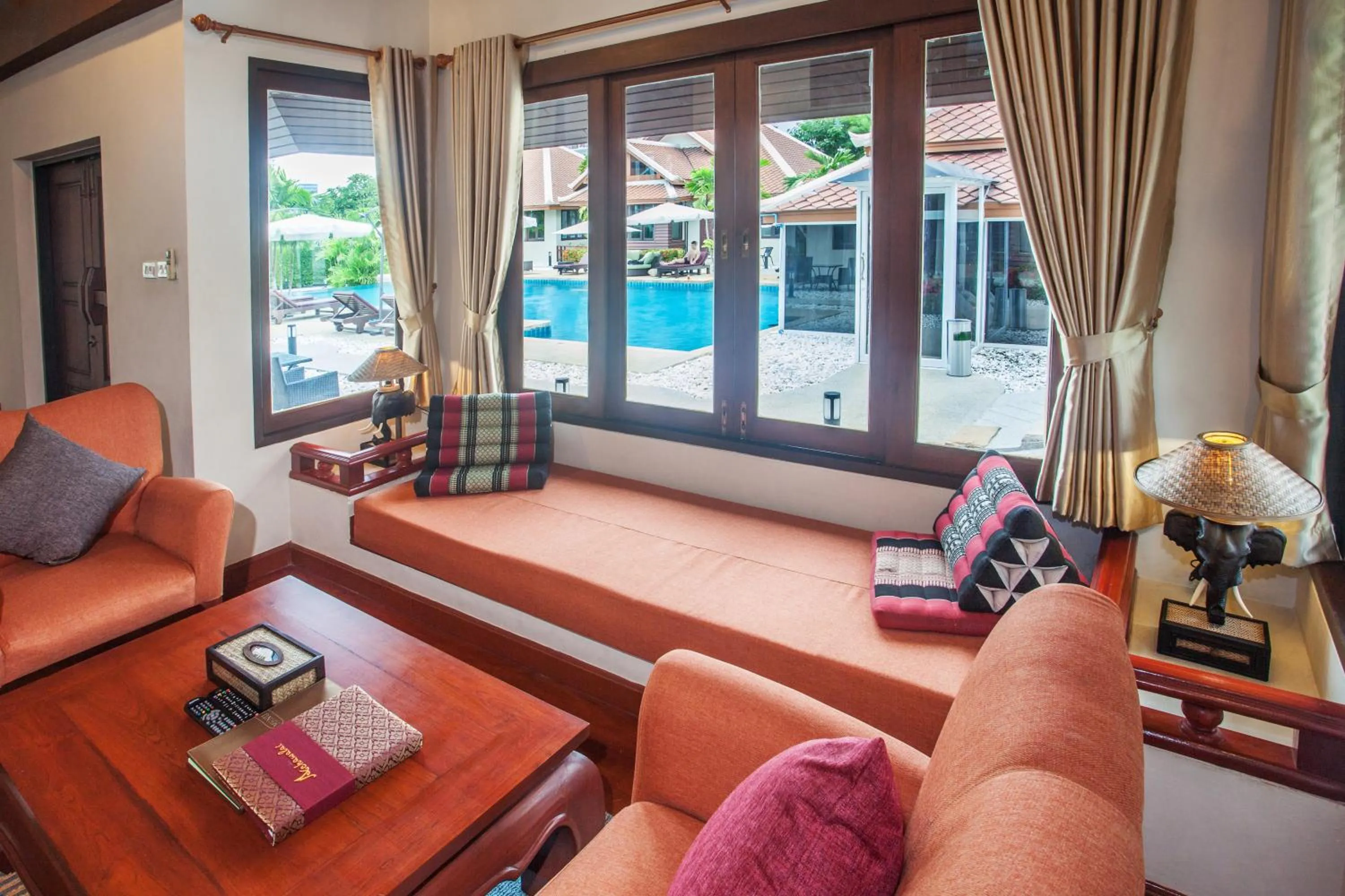 Living room in Achawalai Residence Village By Song