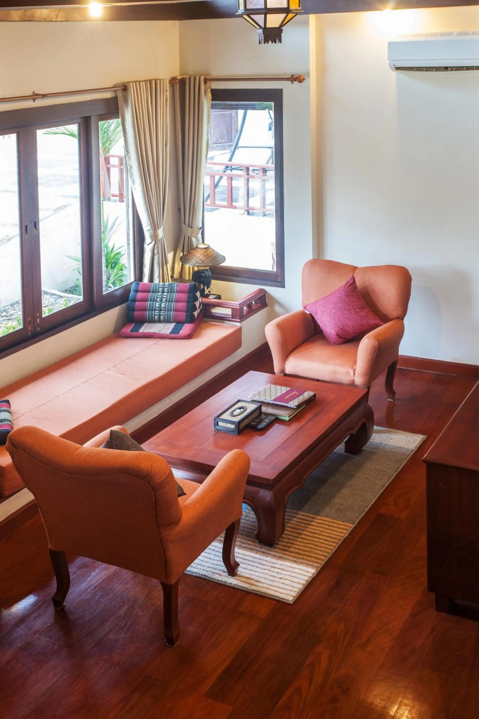 Living room, Bed in Achawalai Residence Village By Song