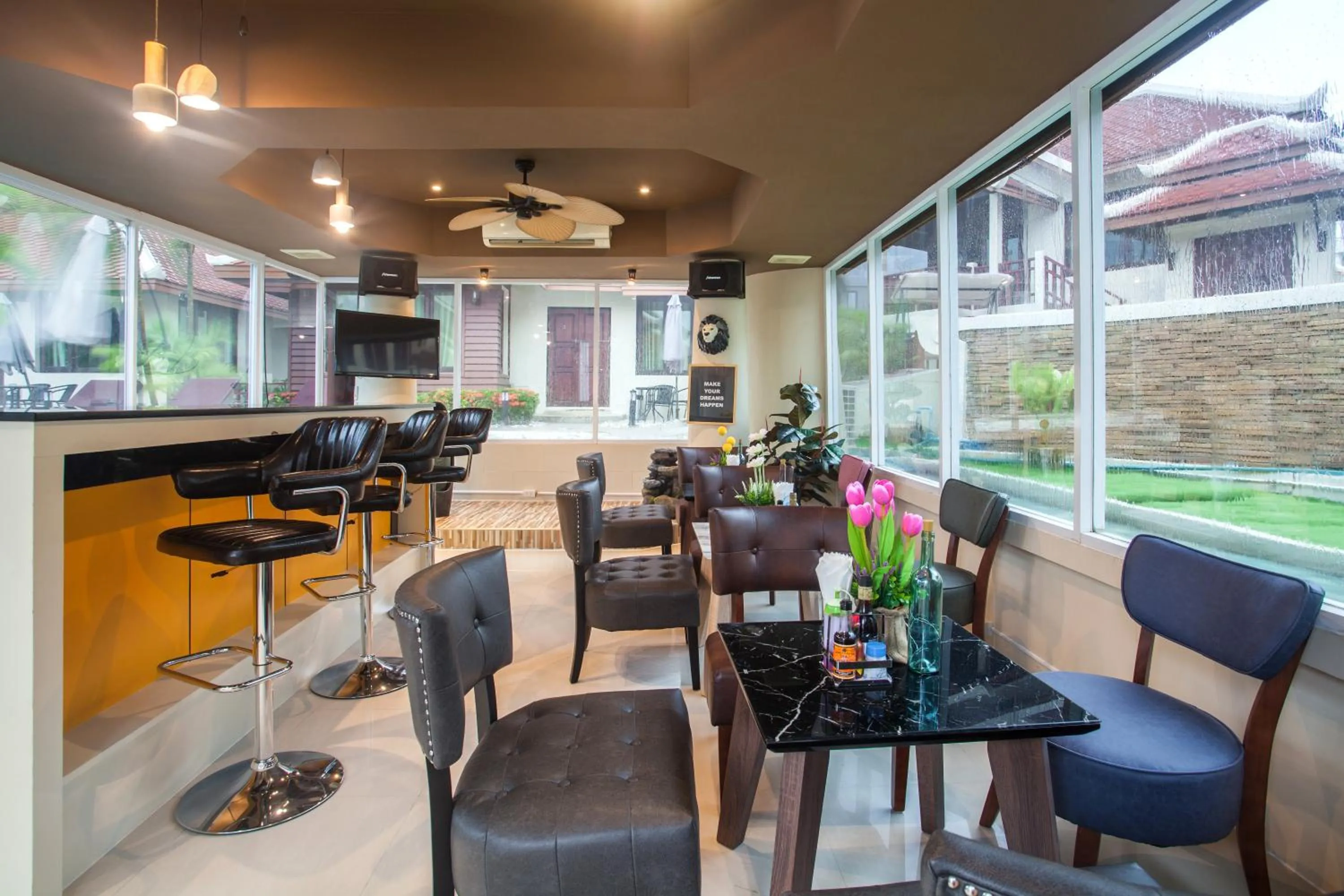 Lounge or bar in Achawalai Residence Village By Song