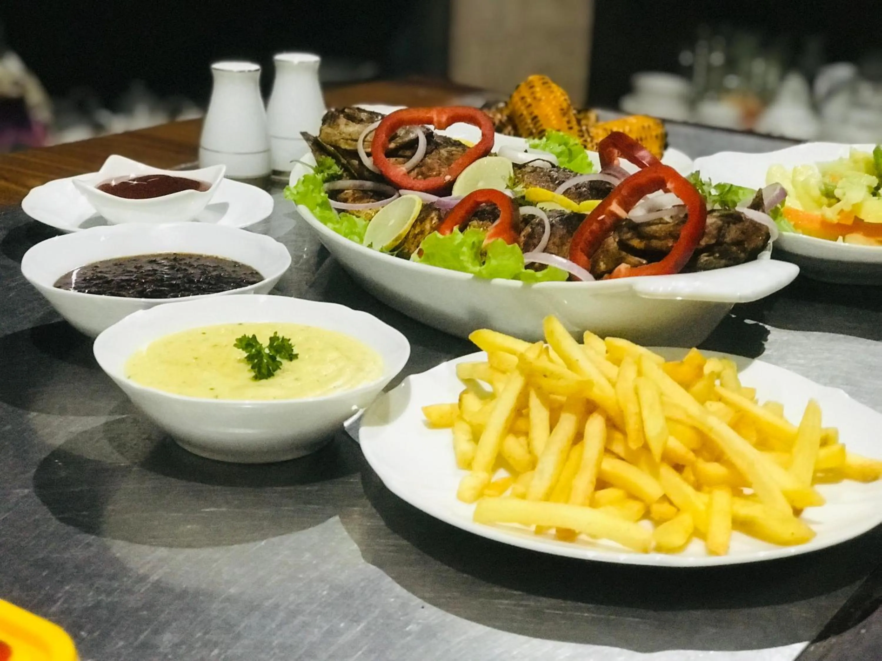 Food and drinks in Blue Pillars Kandy