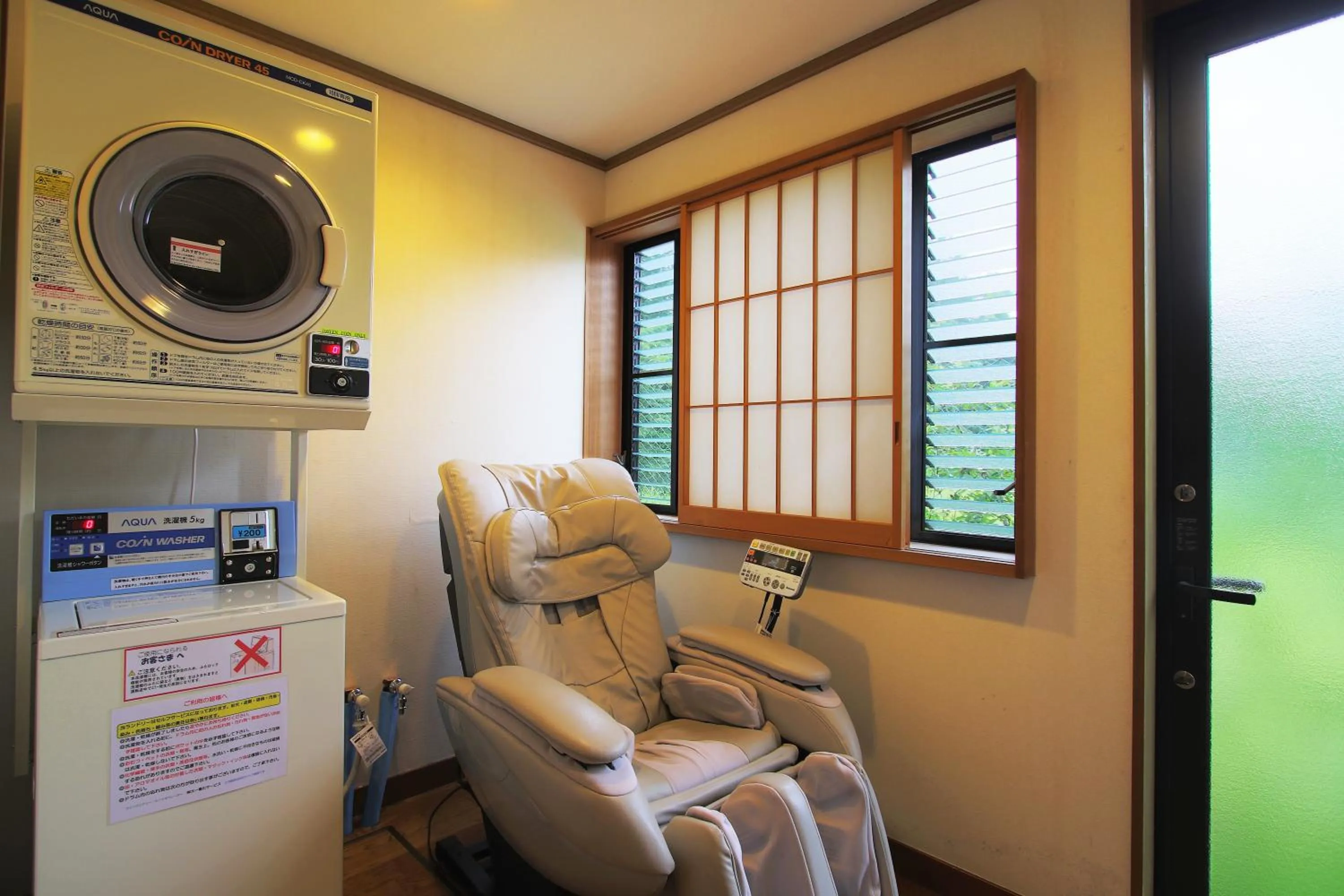 Area and facilities in Hatago Tsubakiya