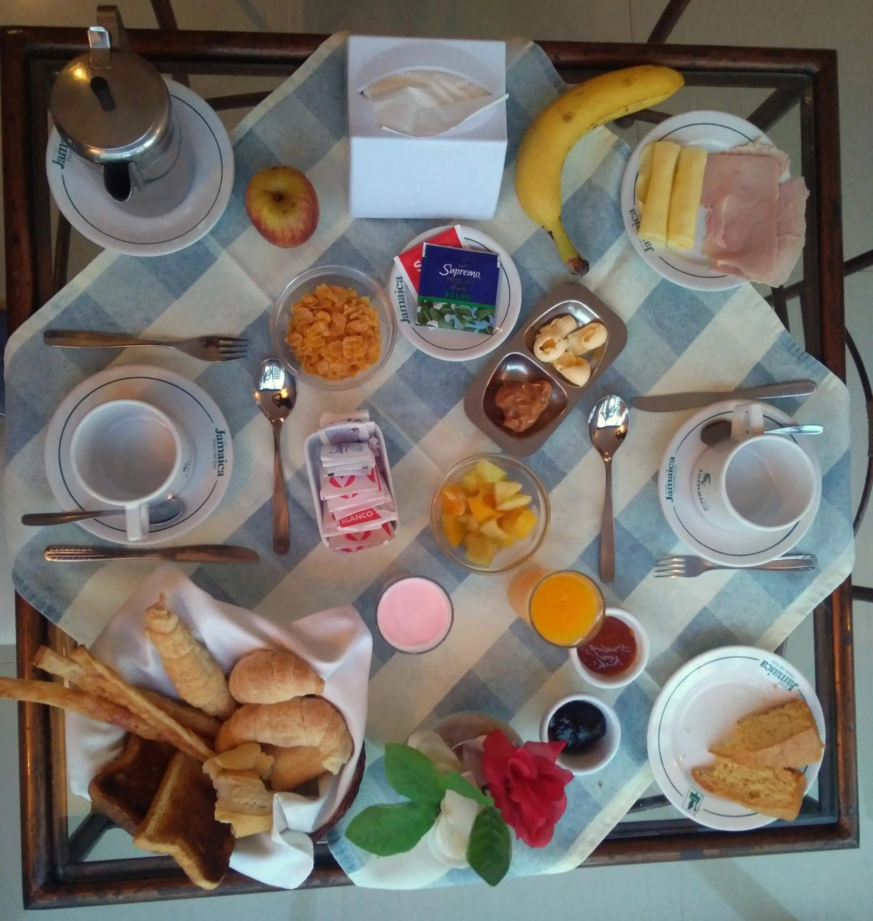 Buffet breakfast in Jamaica Punta del Este Hotel & Residence