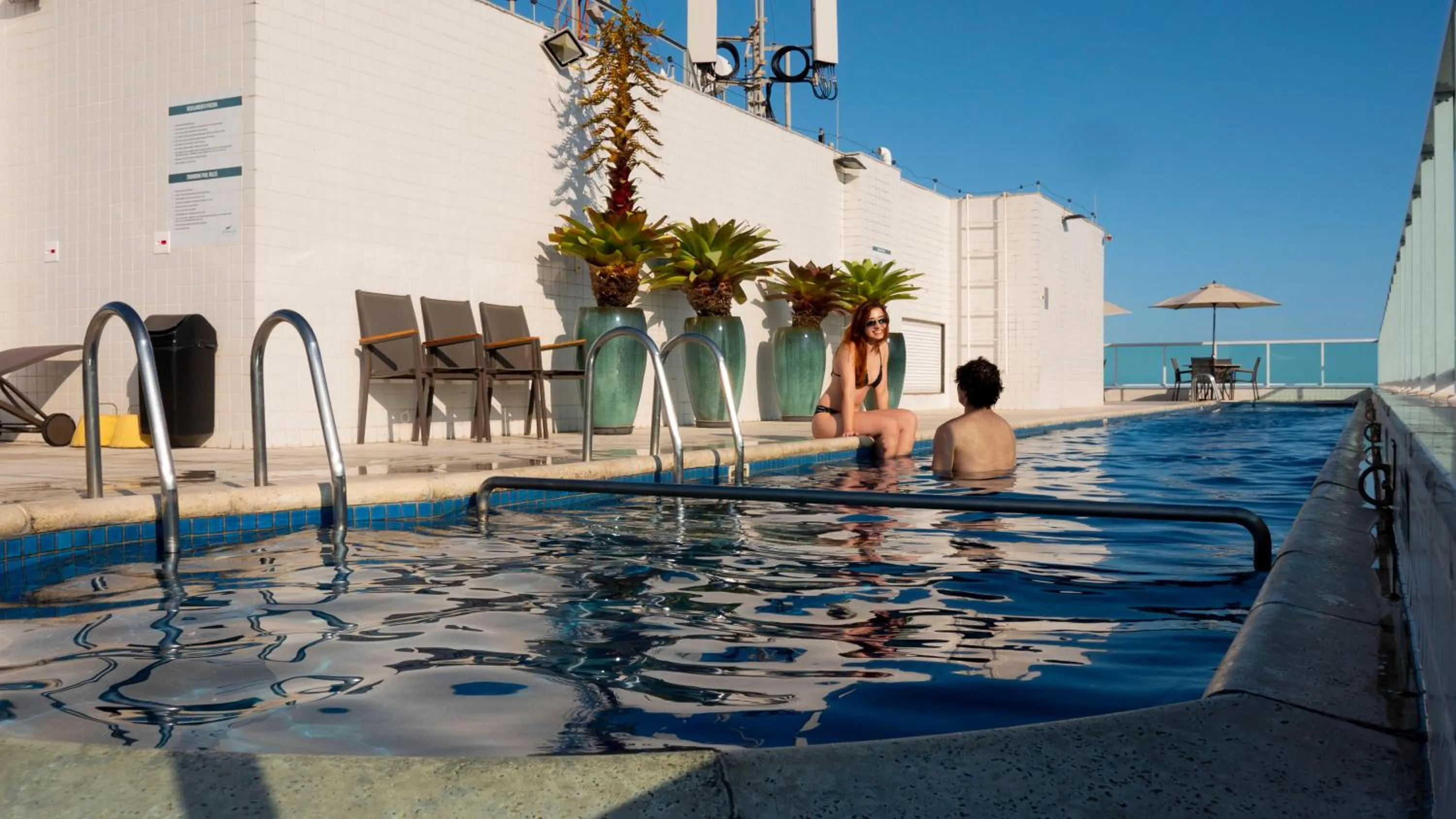 Swimming pool in Atlantico Sul Hotel