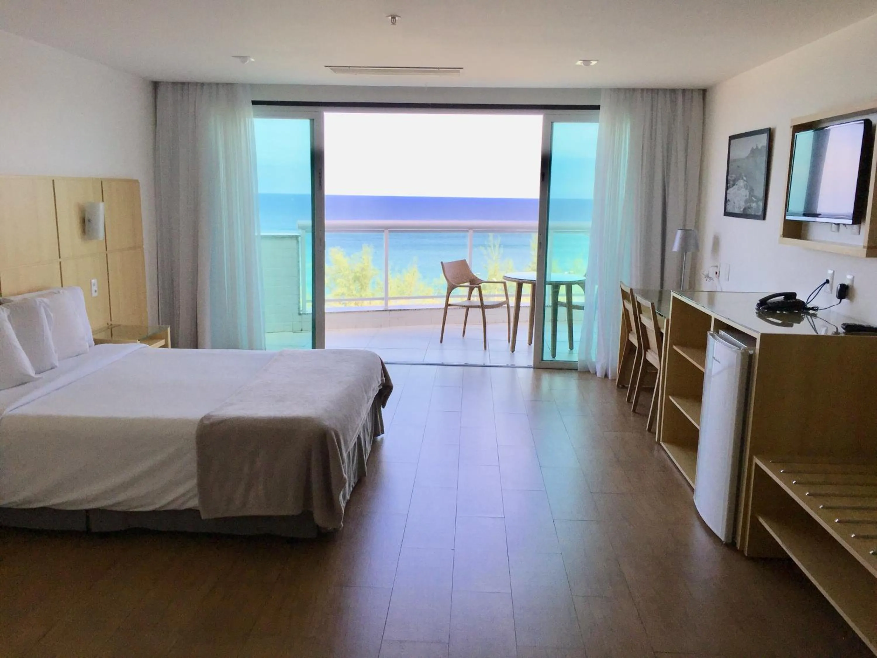 Photo of the whole room, Bed in Atlantico Sul Hotel