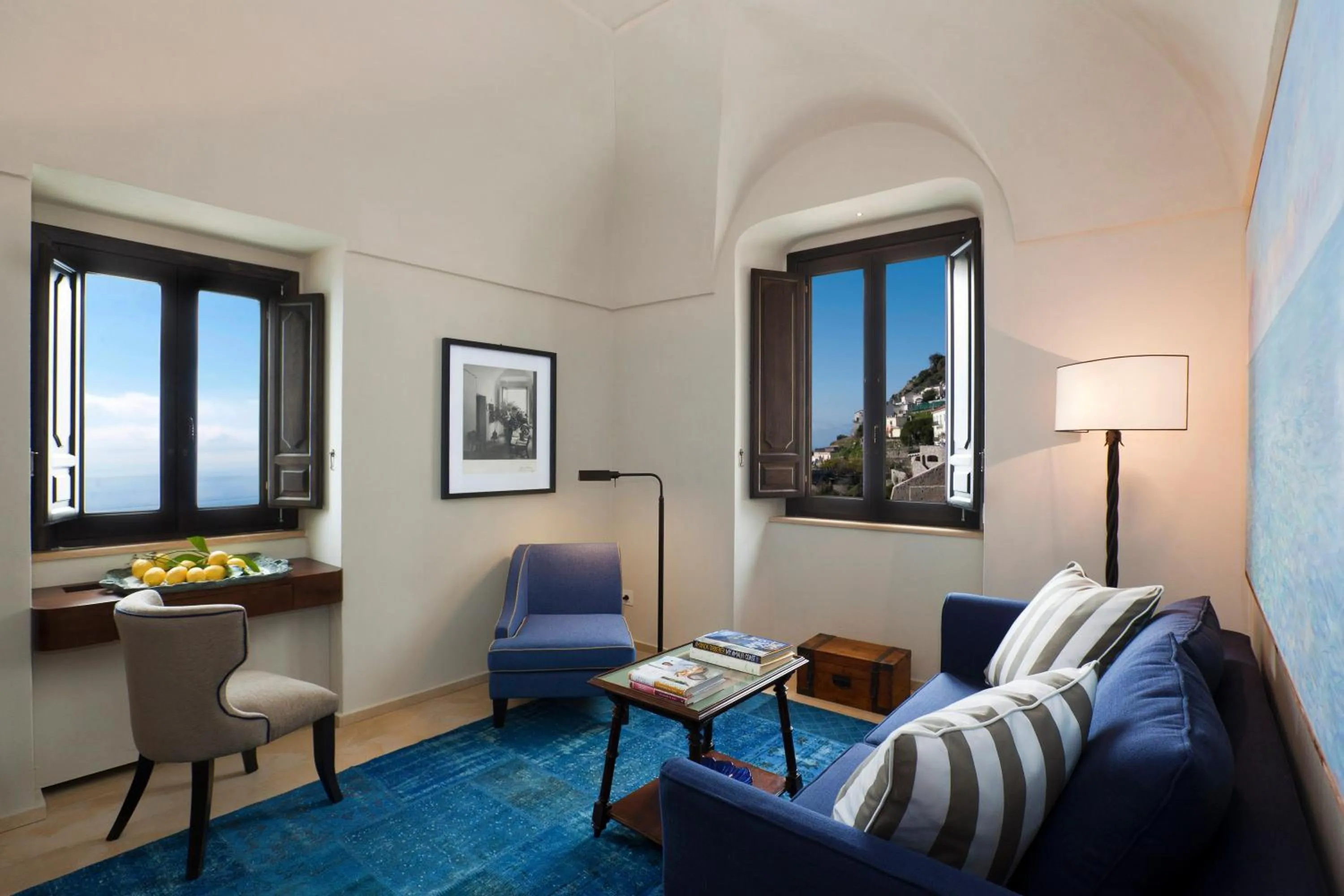 Living room in Monastero Santa Rosa Hotel & Spa