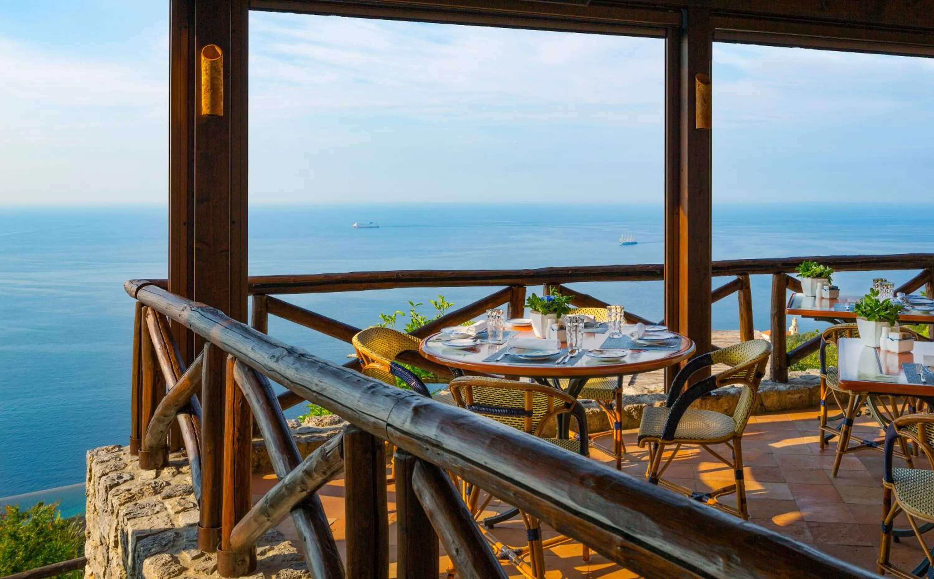Restaurant/places to eat in Monastero Santa Rosa Hotel & Spa
