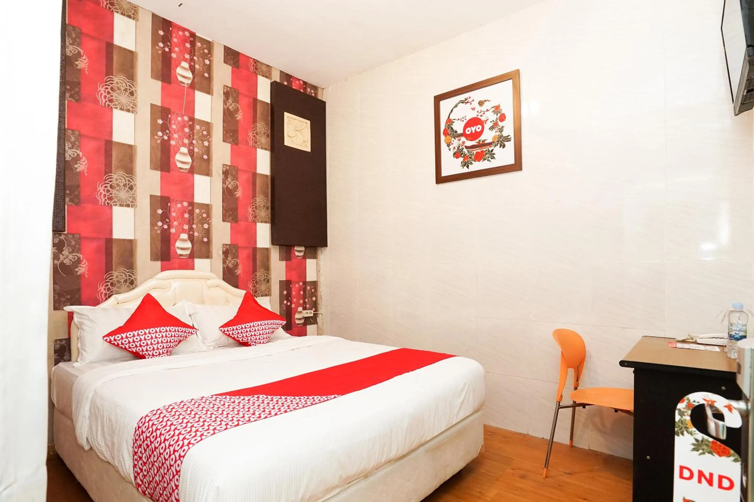 Bedroom, Bed in Hotel O Mojokerto Guesthouse
