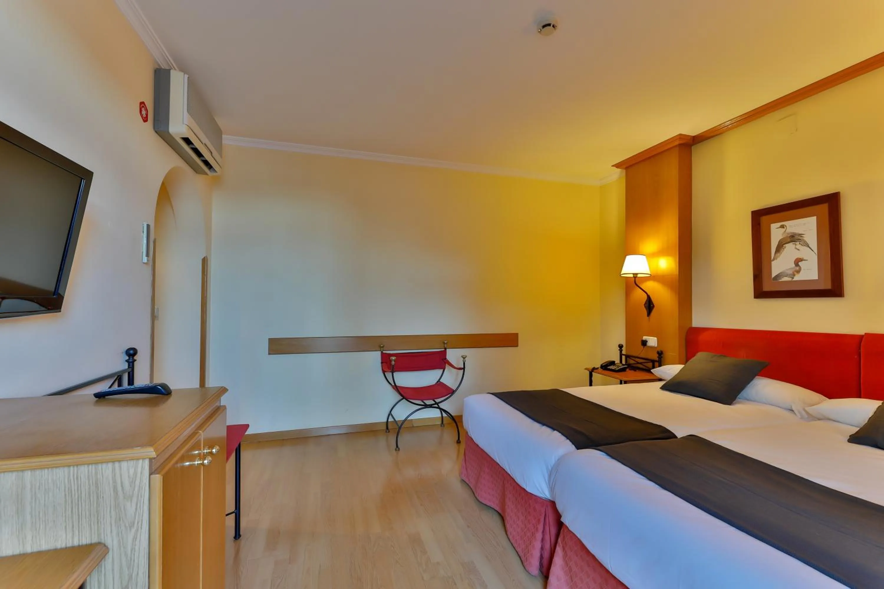 Bedroom, Bed in Área de Servicio El Cruce