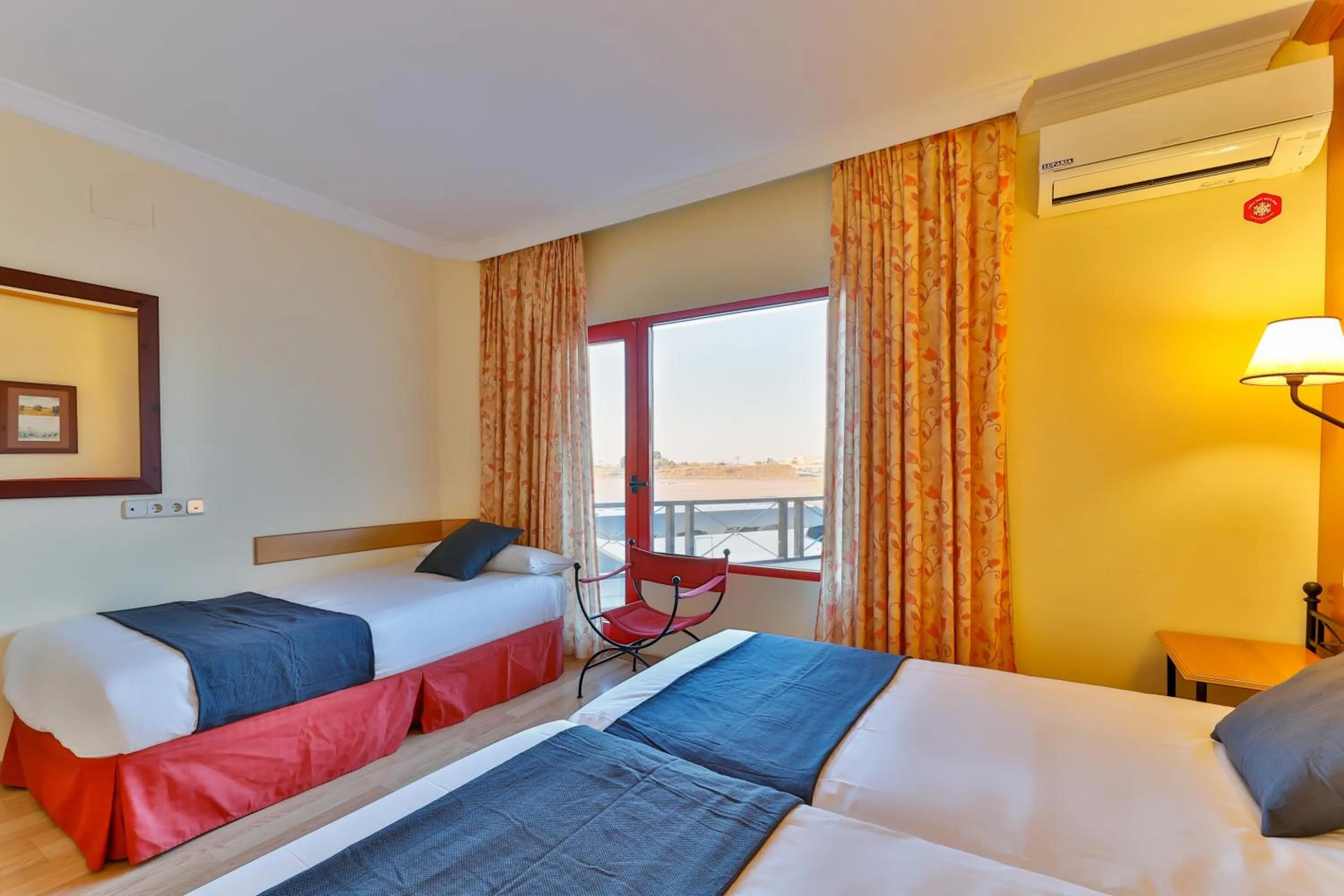 Bedroom, Bed in Área de Servicio El Cruce