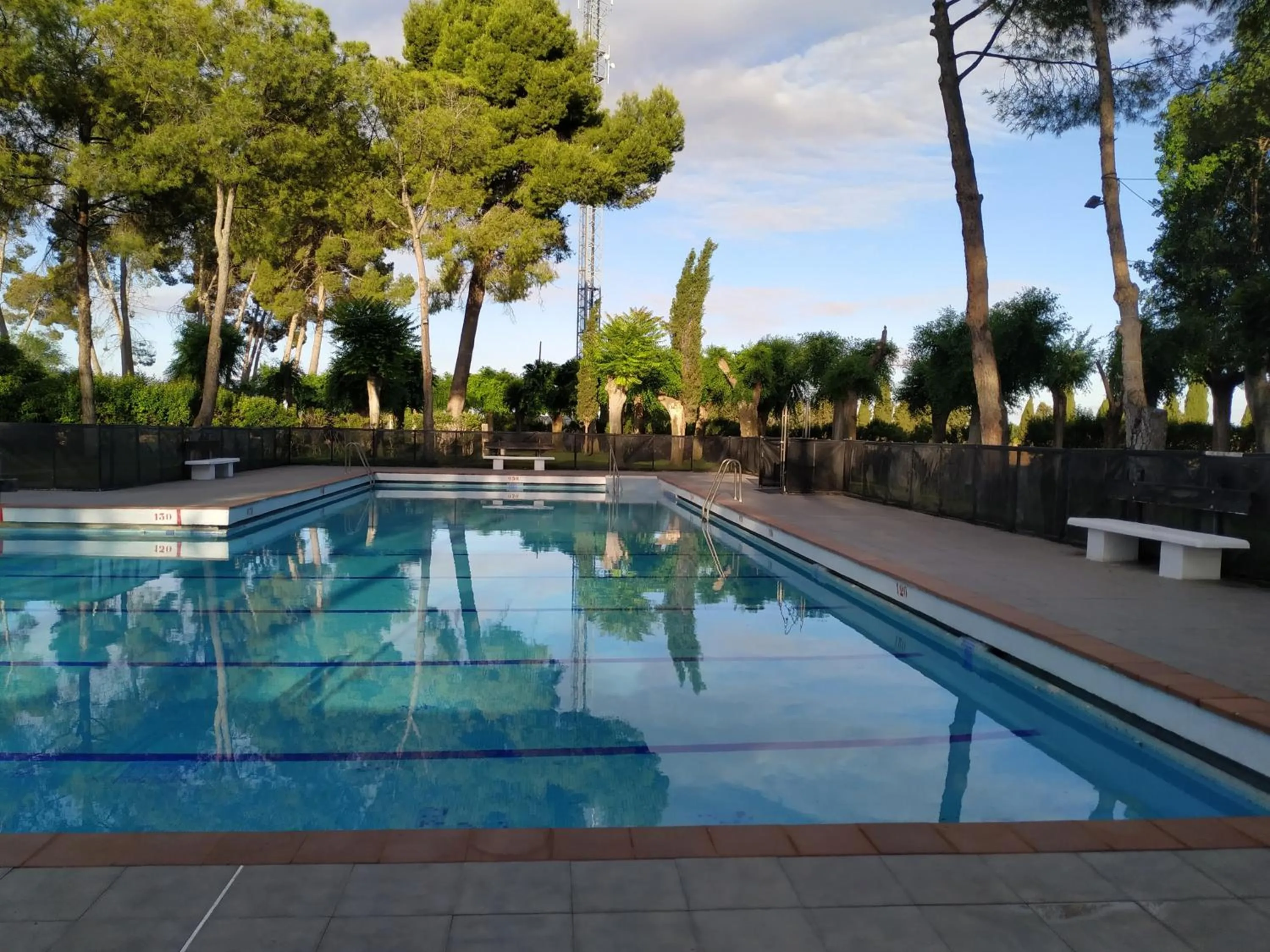 Swimming pool in Área de Servicio El Cruce