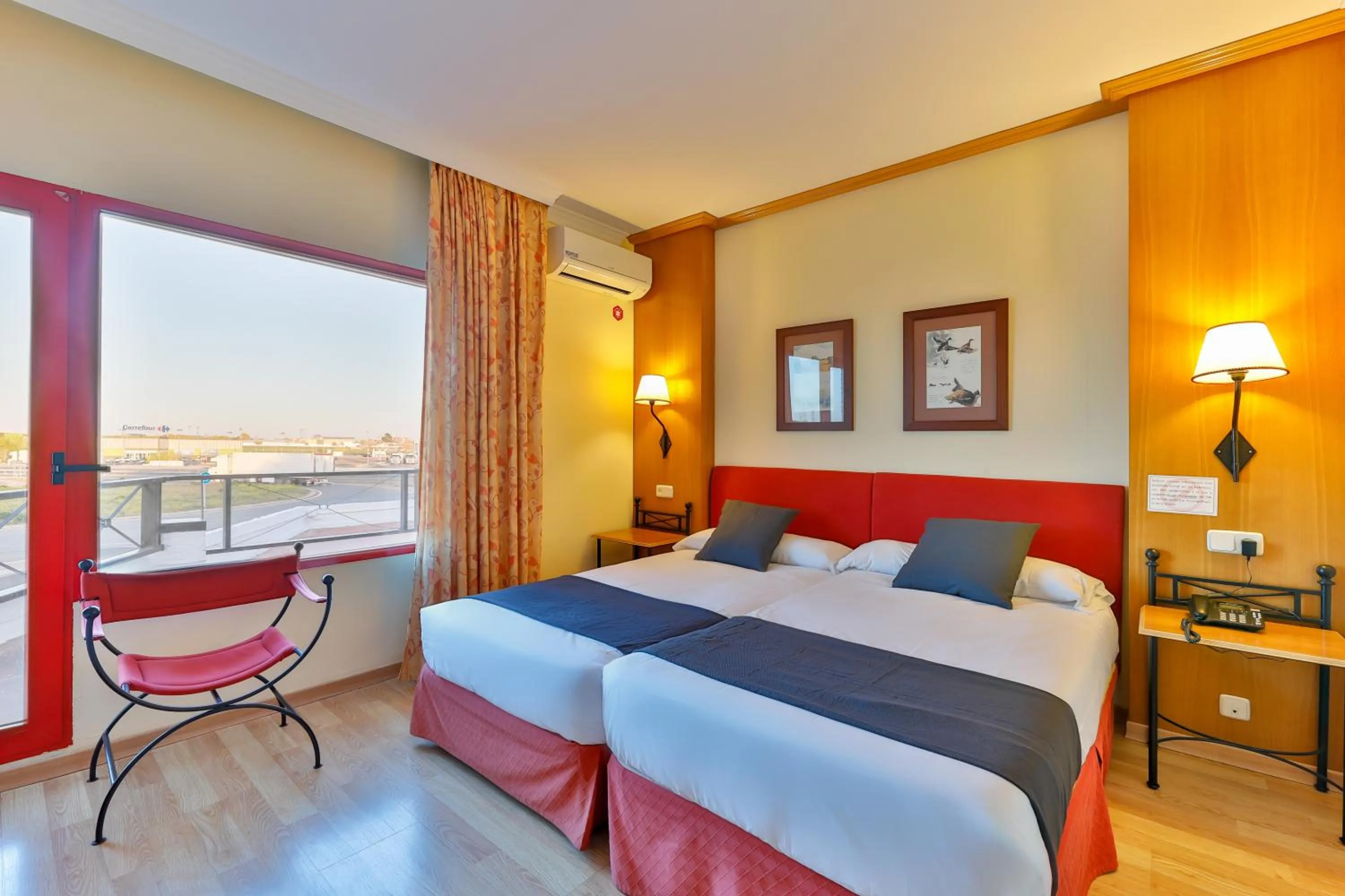 Bedroom, Bed in Área de Servicio El Cruce