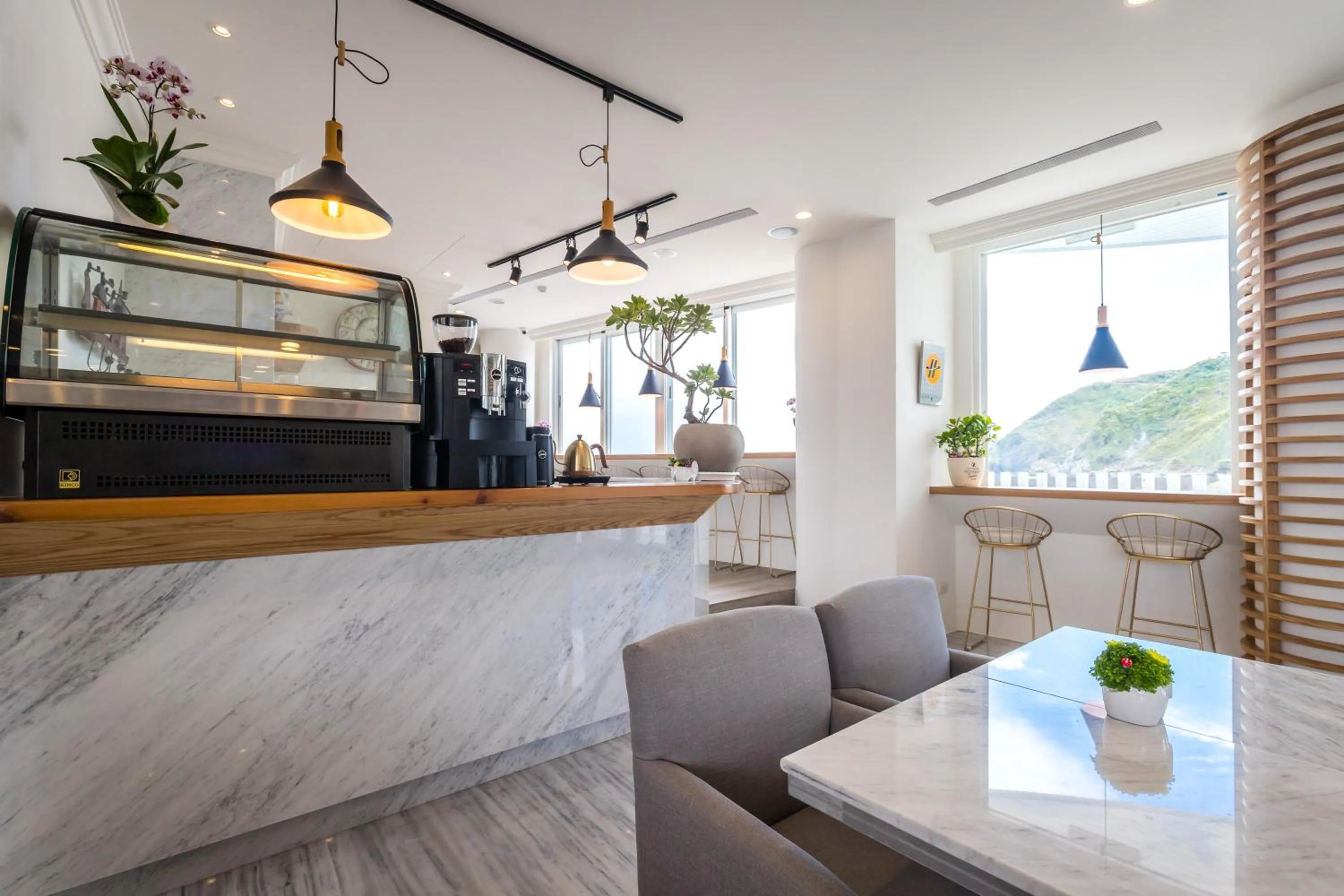 Restaurant/places to eat in Brighthouse