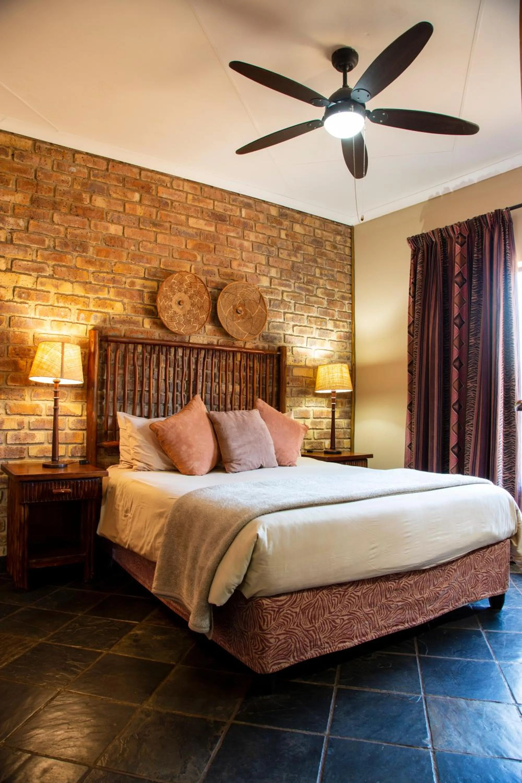 Bed in Sondela Nature Reserve & Spa Chalets