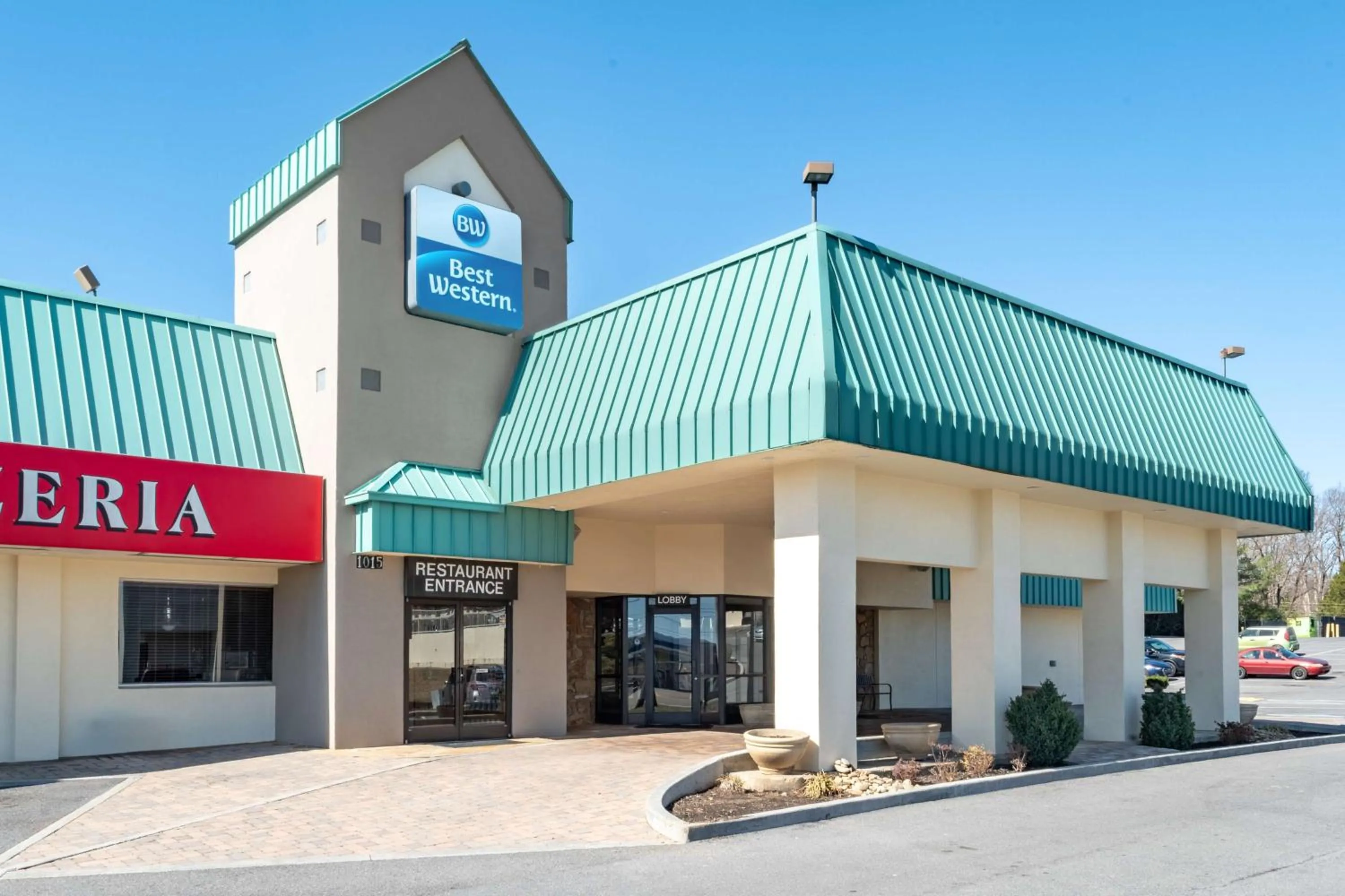 Property building in Best Western Newport Inn