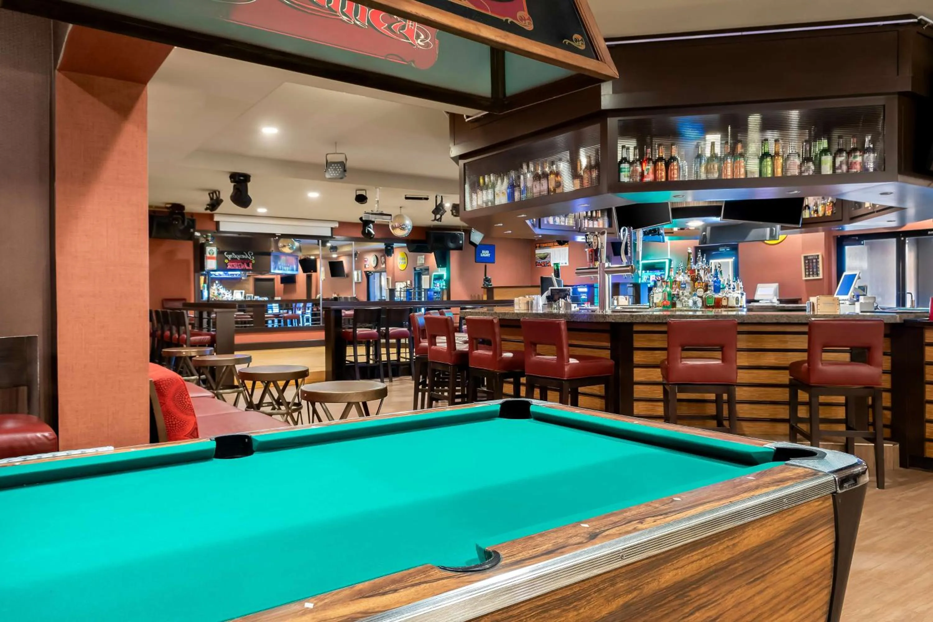 Restaurant/places to eat in Best Western Newport Inn