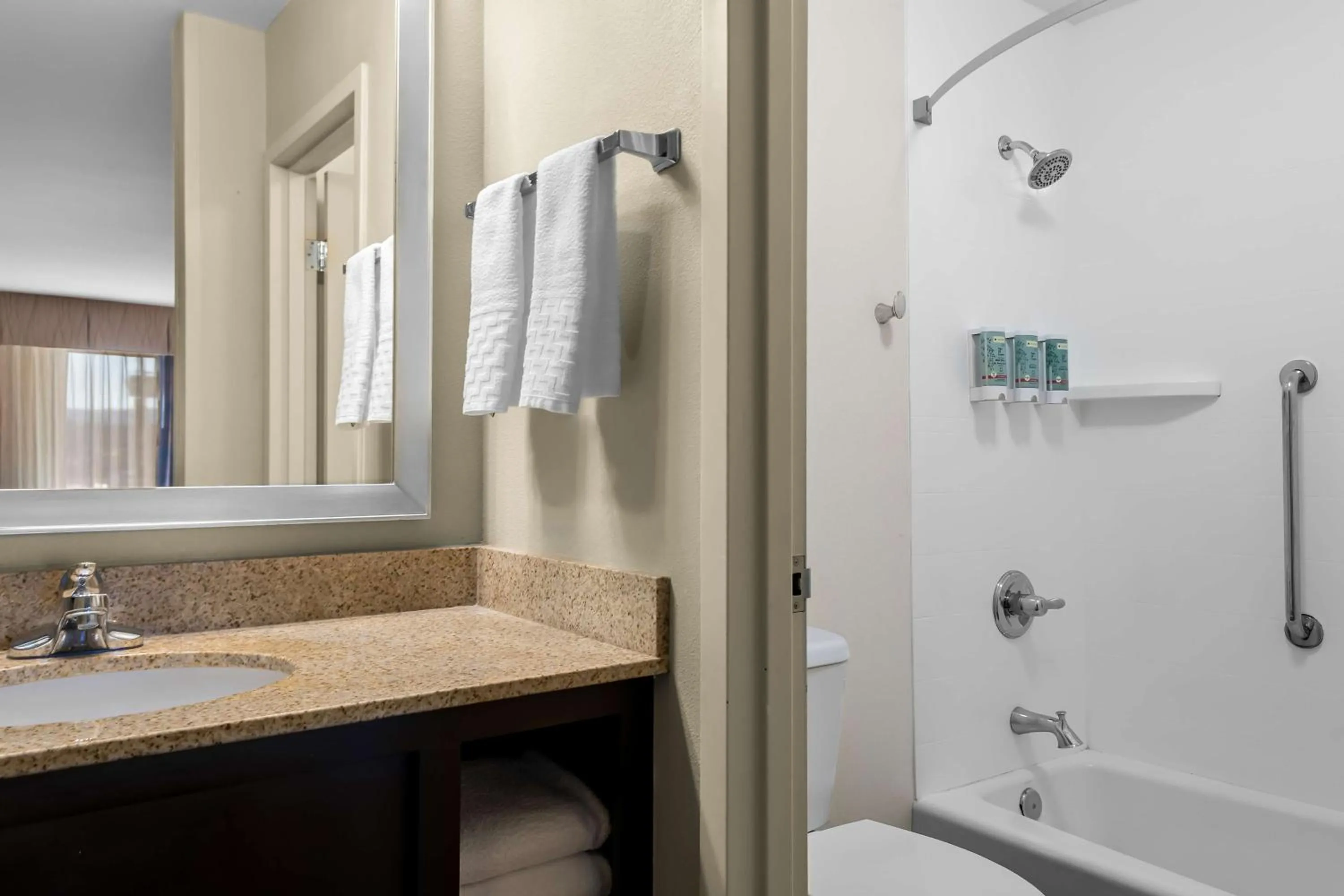 Bathroom in Best Western Newport Inn