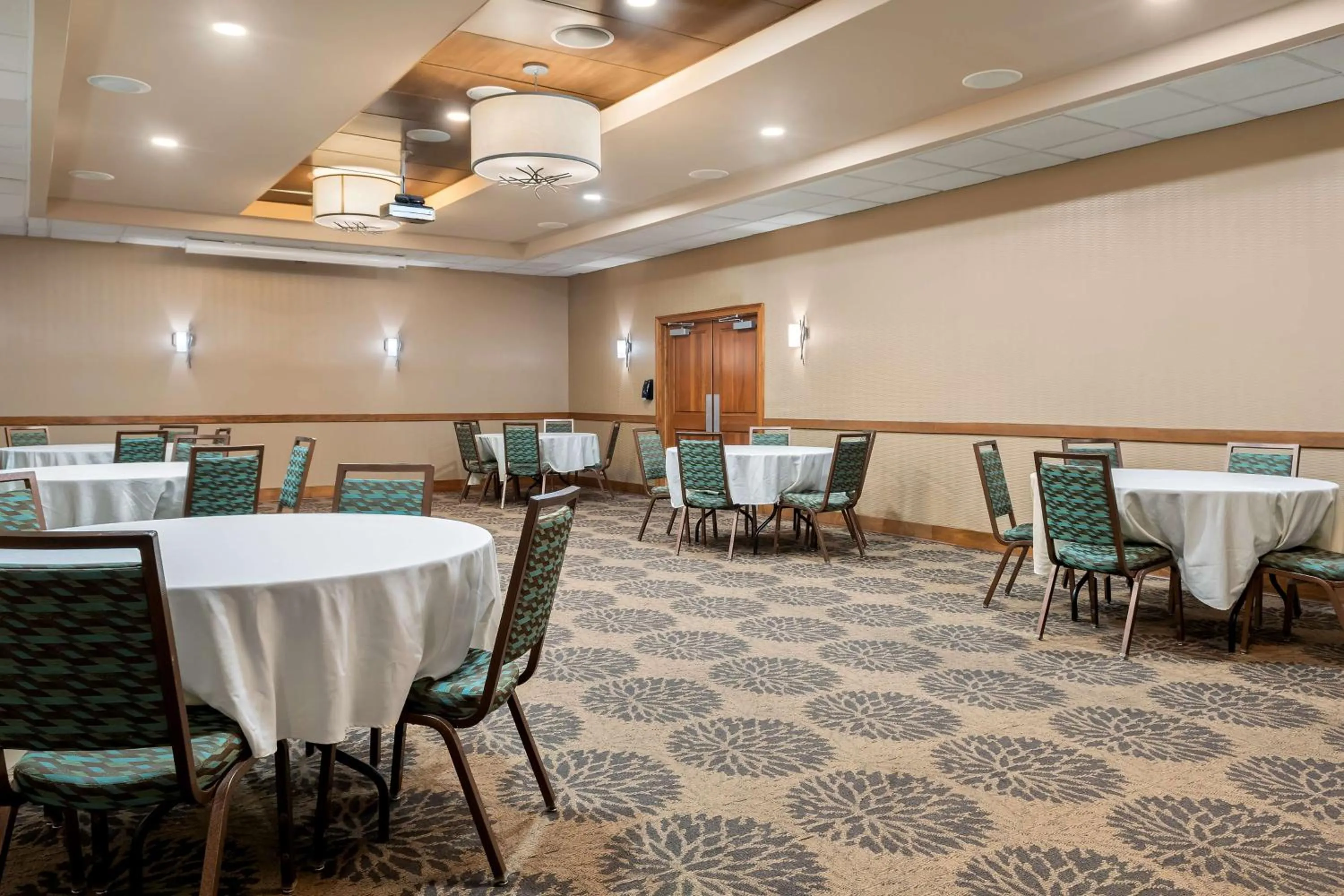 Banquet/Function facilities in Best Western Newport Inn