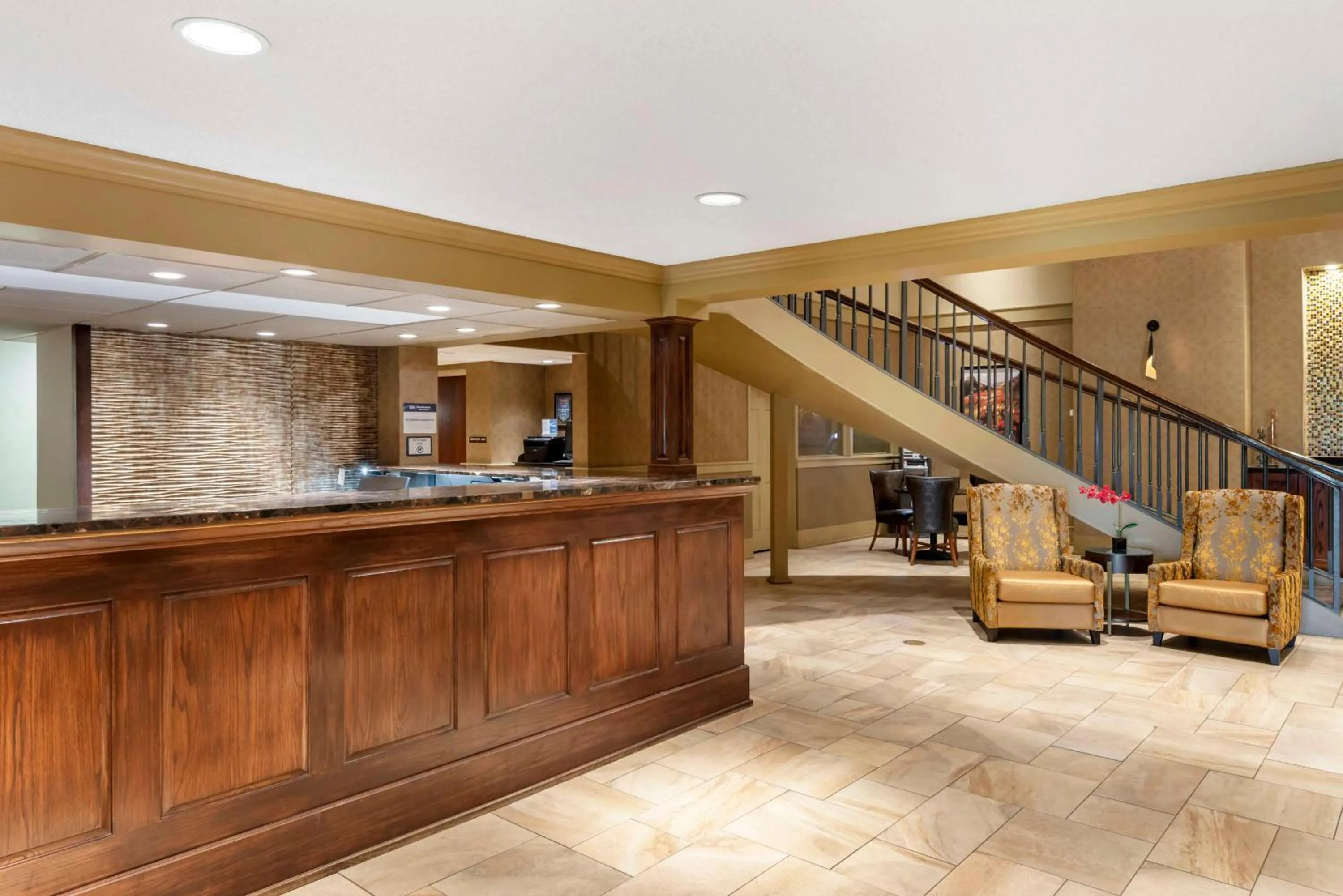 Lobby or reception in Best Western Plus Ramkota Hotel