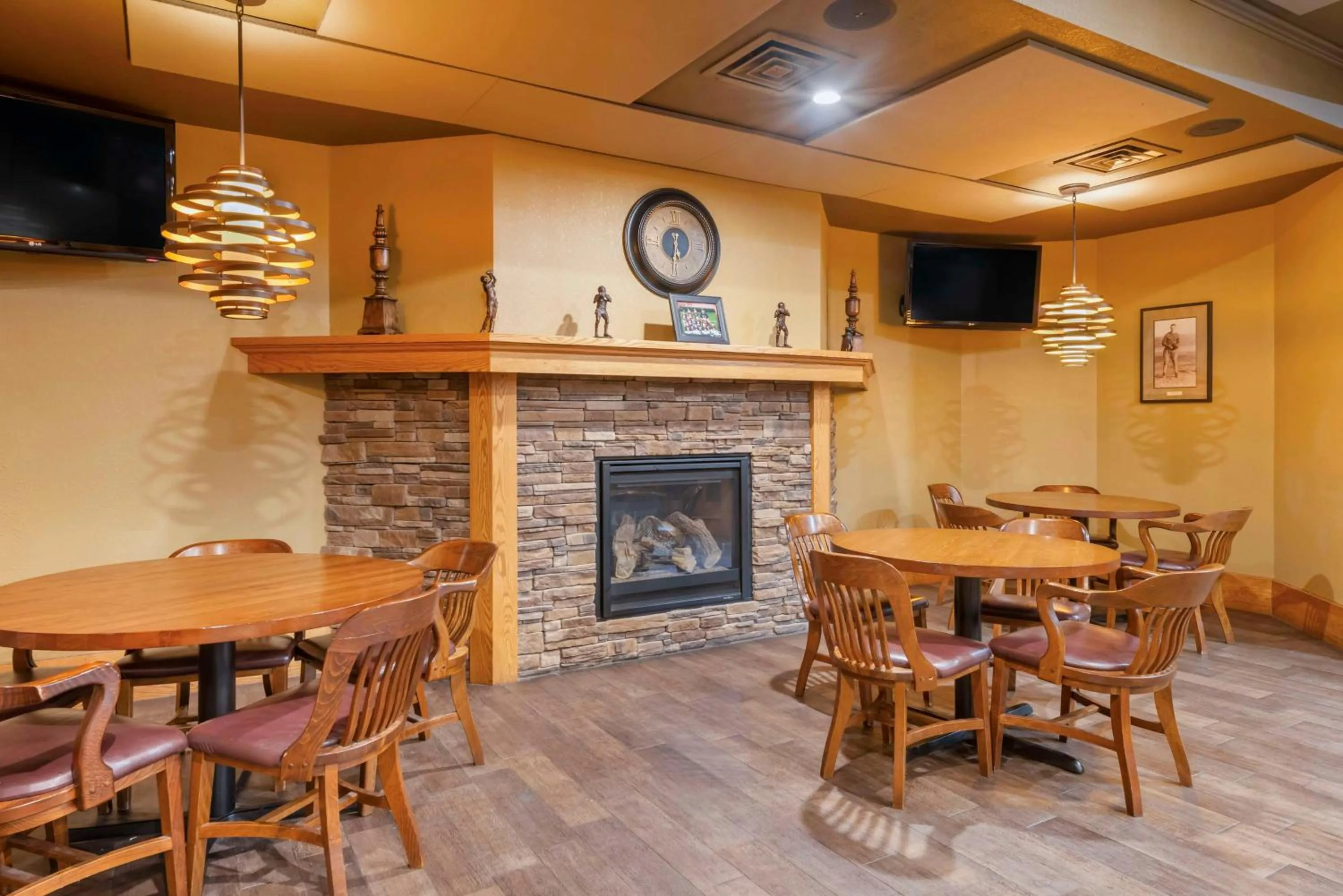 Restaurant/places to eat in Best Western Plus Ramkota Hotel