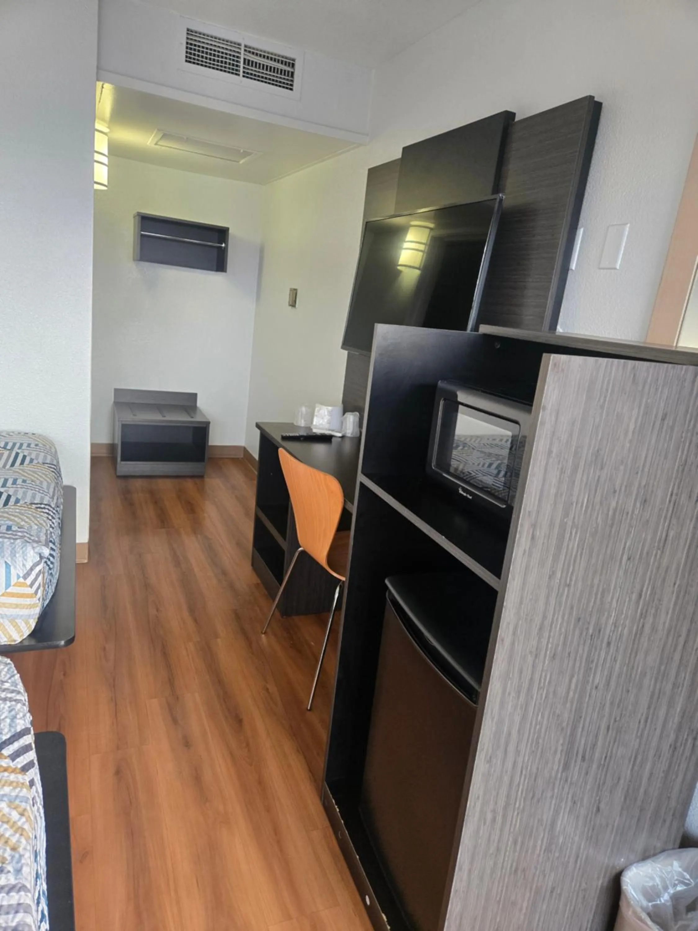 microwave in Park Inn by Radisson, Tracy