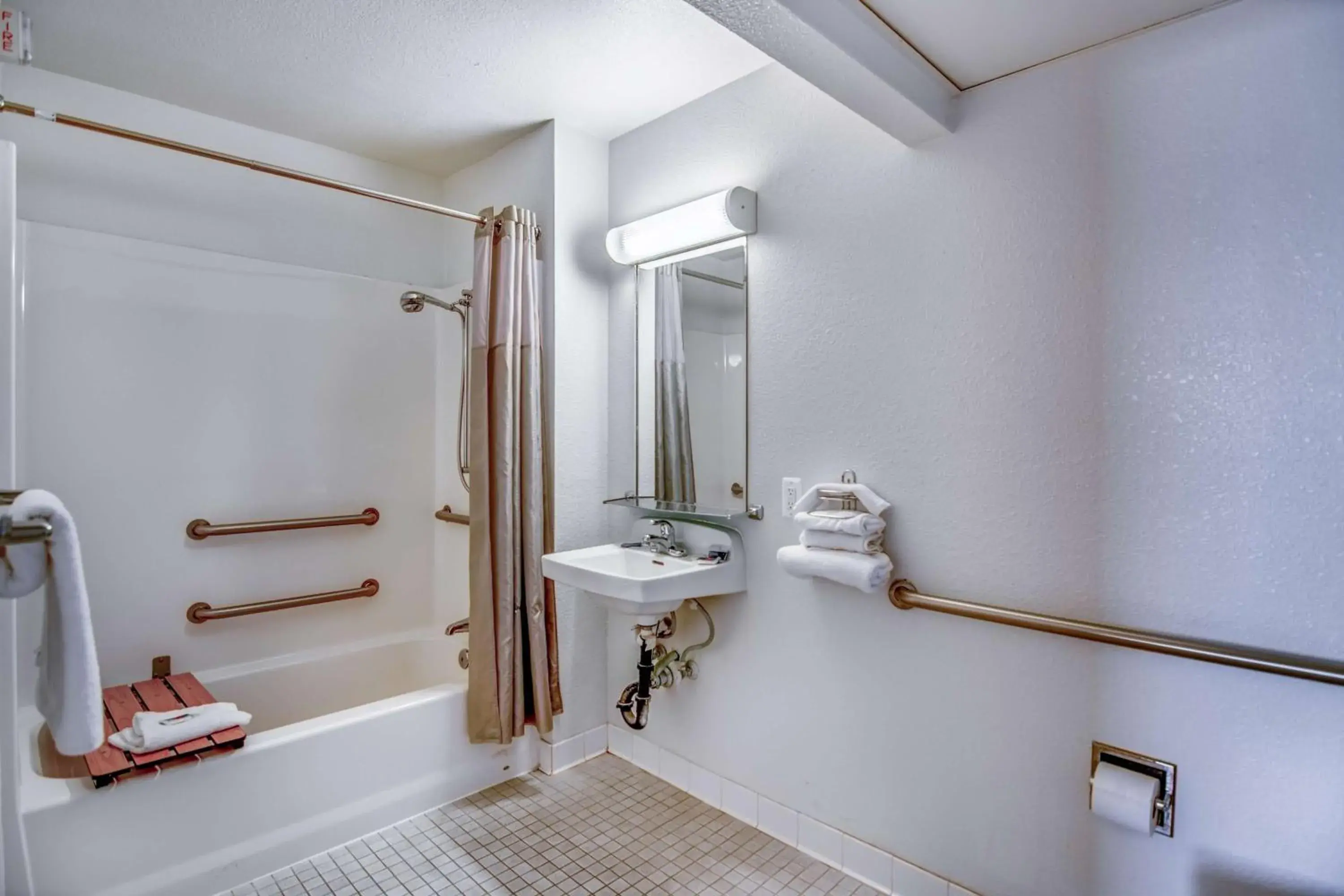 Double Room in Motel 6-Tracy, CA Double Room in Motel 6-Tracy, CA