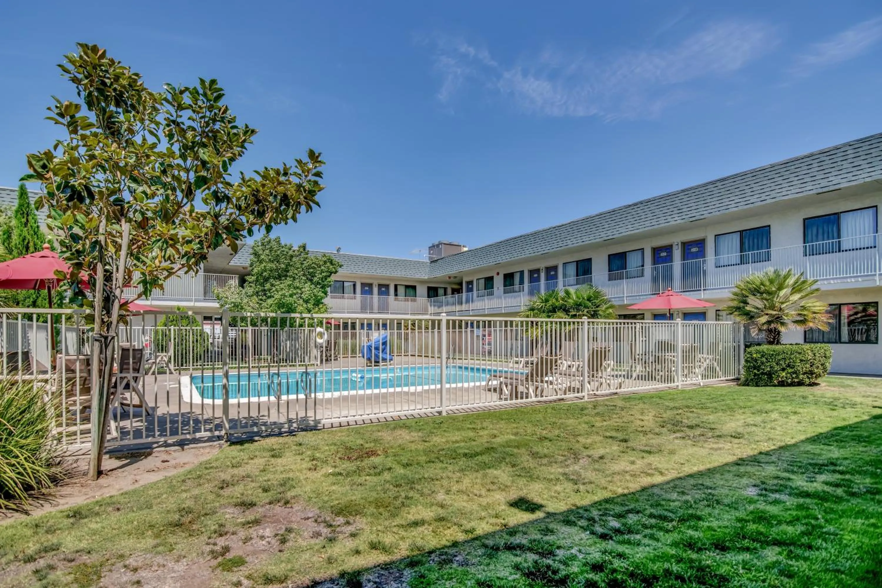 Day in Park Inn by Radisson, Tracy