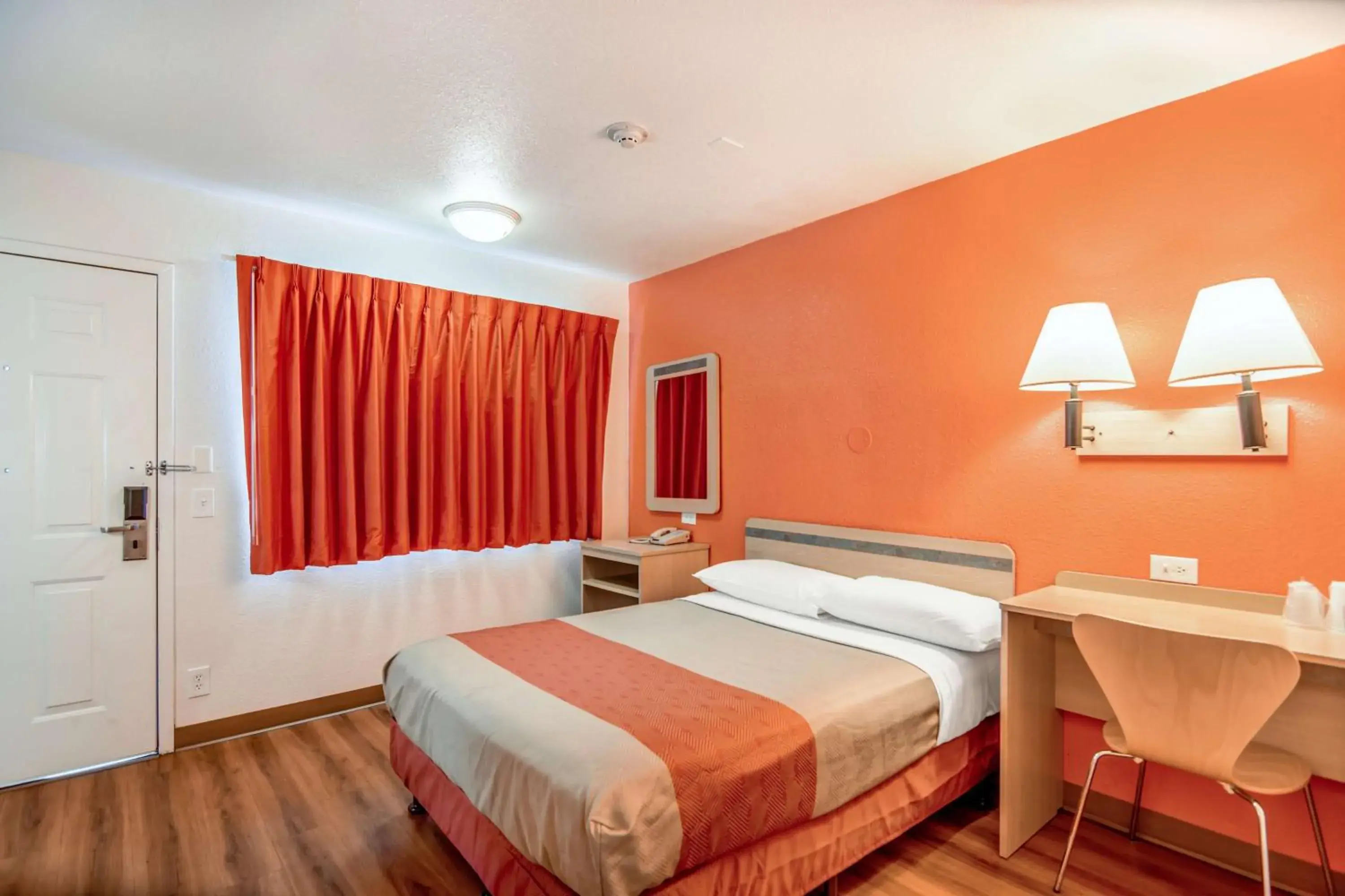 Queen Room in Motel 6-Tracy, CA Queen Room in Motel 6-Tracy, CA