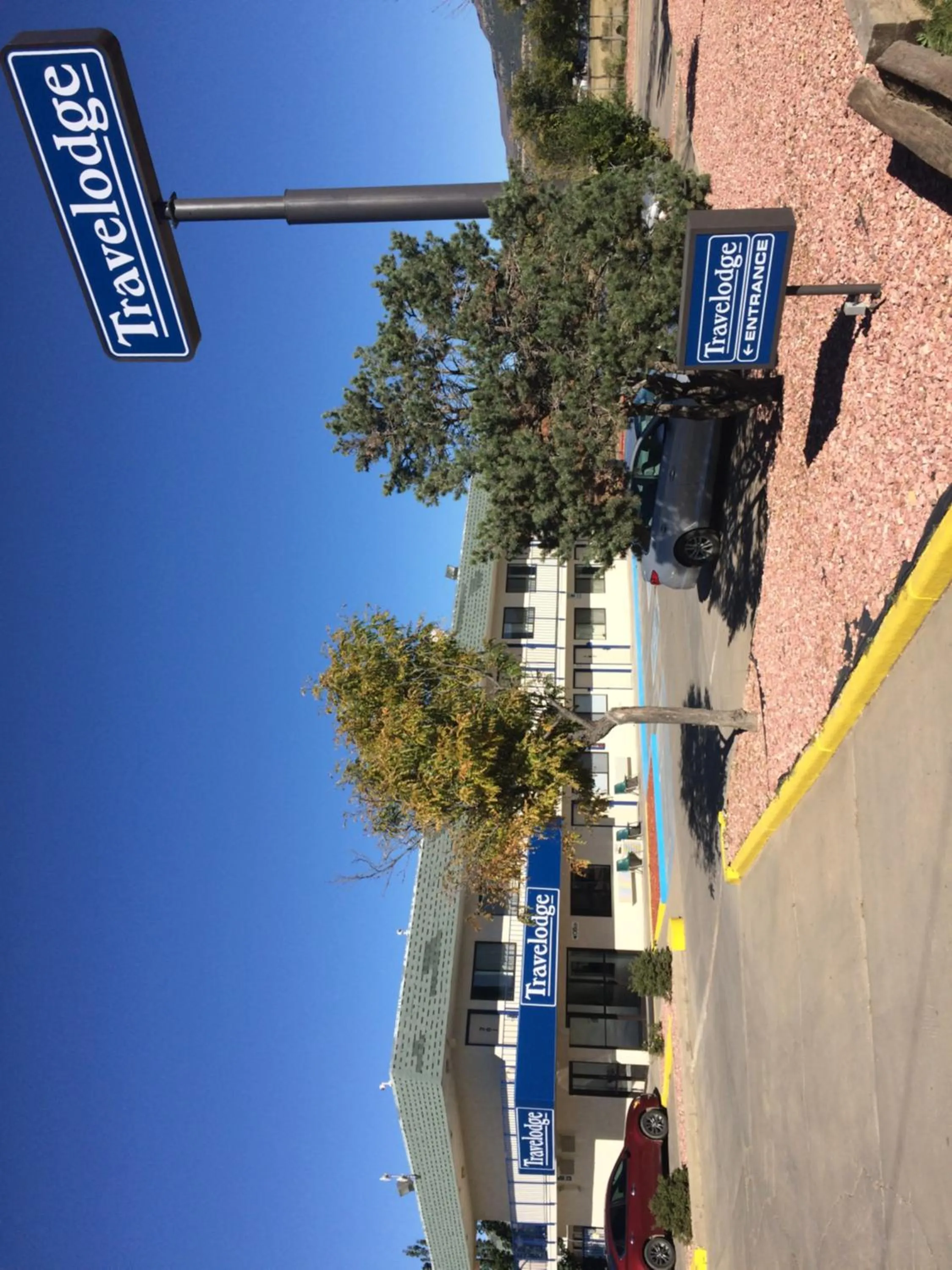 Facade/entrance in Travelodge by Wyndham Raton