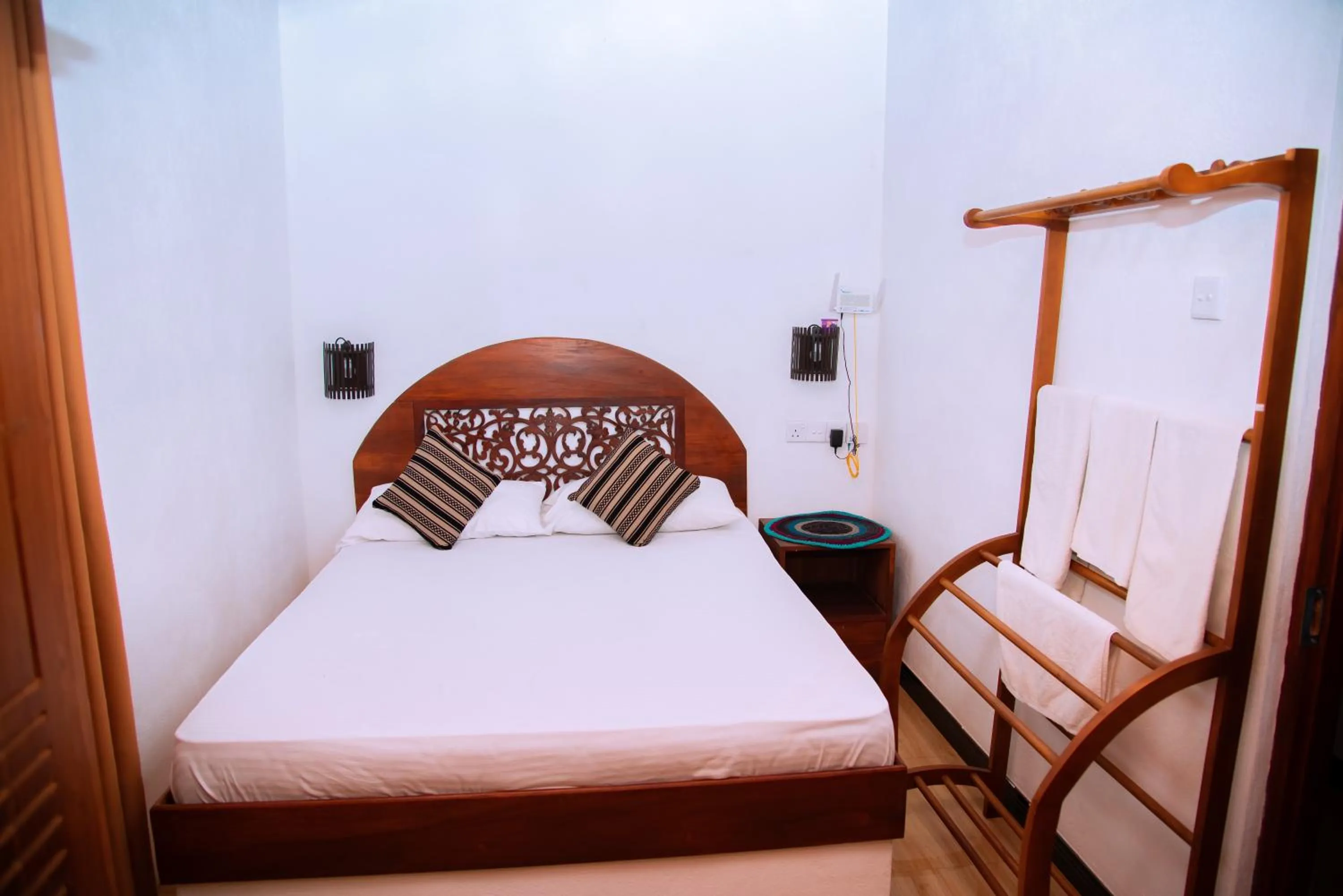 Bed in Shadow Surf Bay