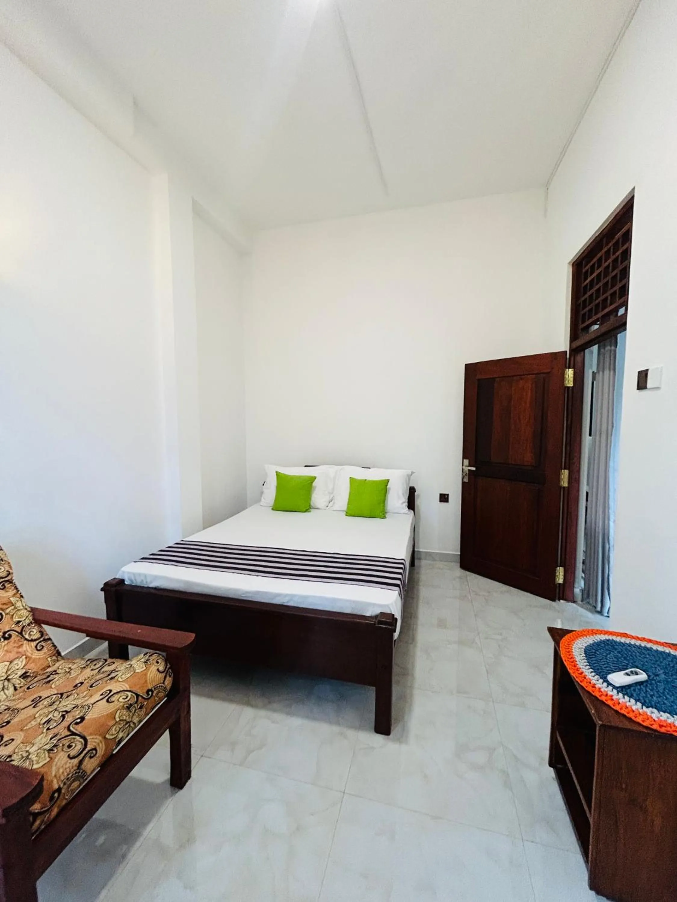 Bed in Shadow Surf Bay