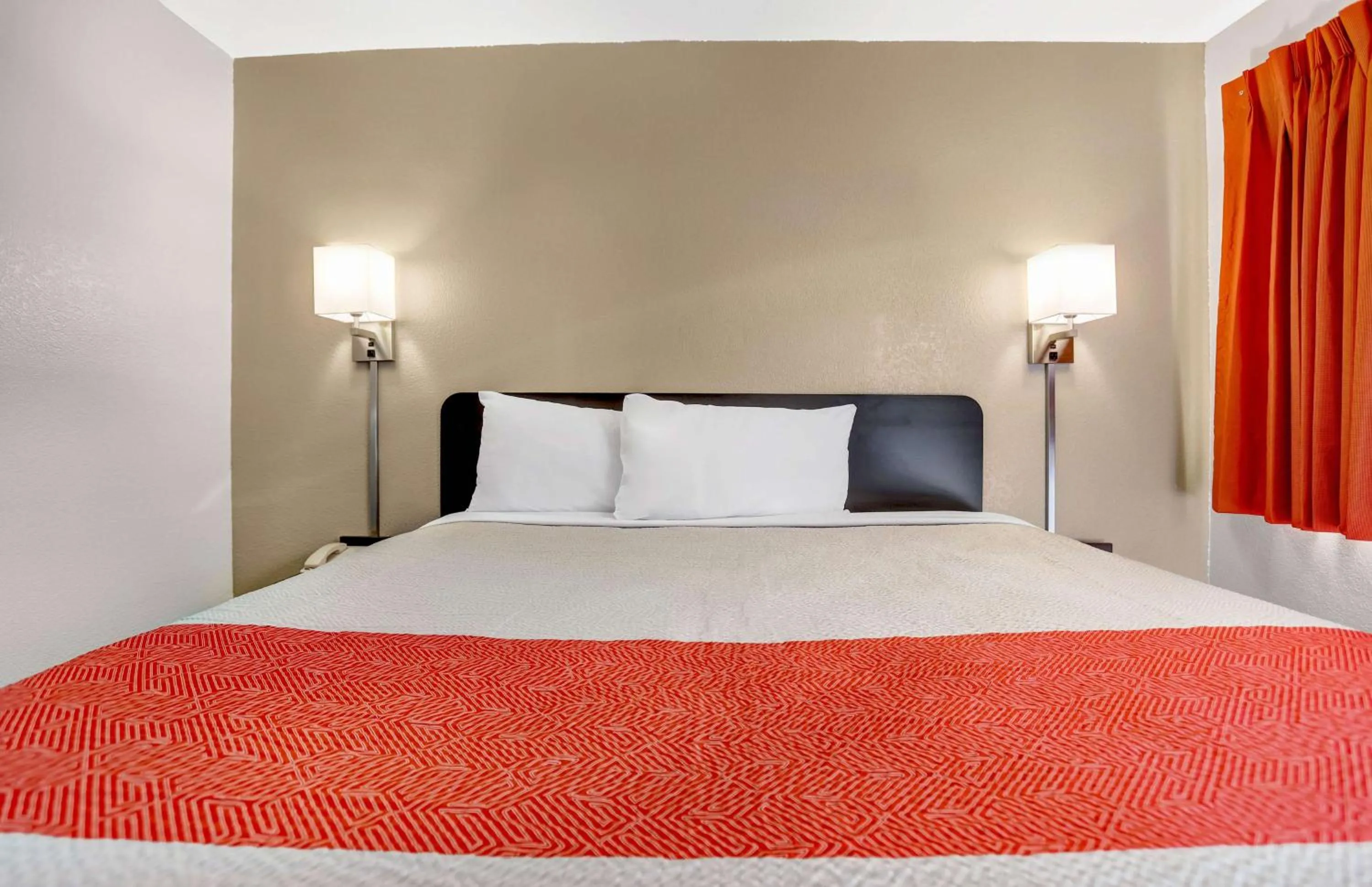 Photo of the whole room, Bed in Motel 6-Grants, NM