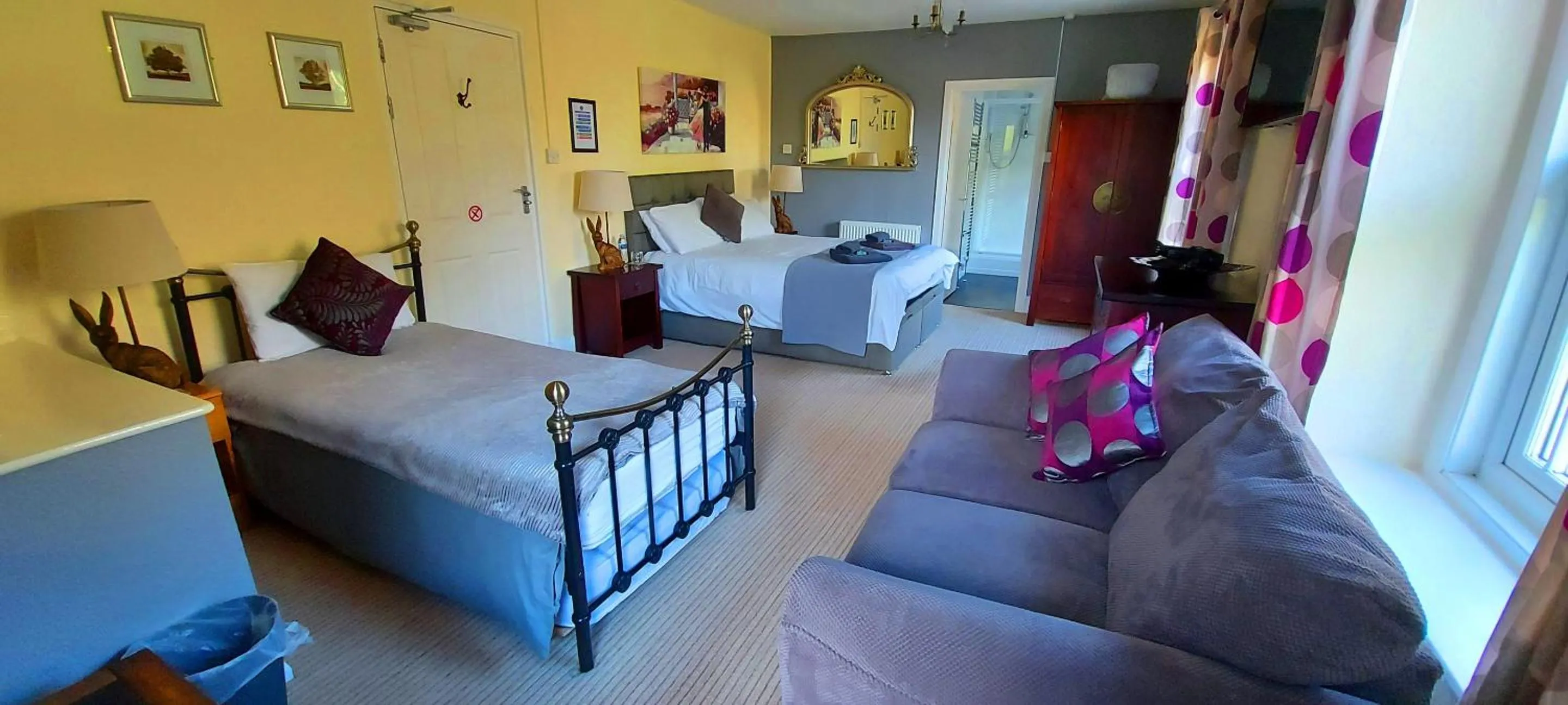 Bedroom, Bed in Sportsmans Valley Hotel