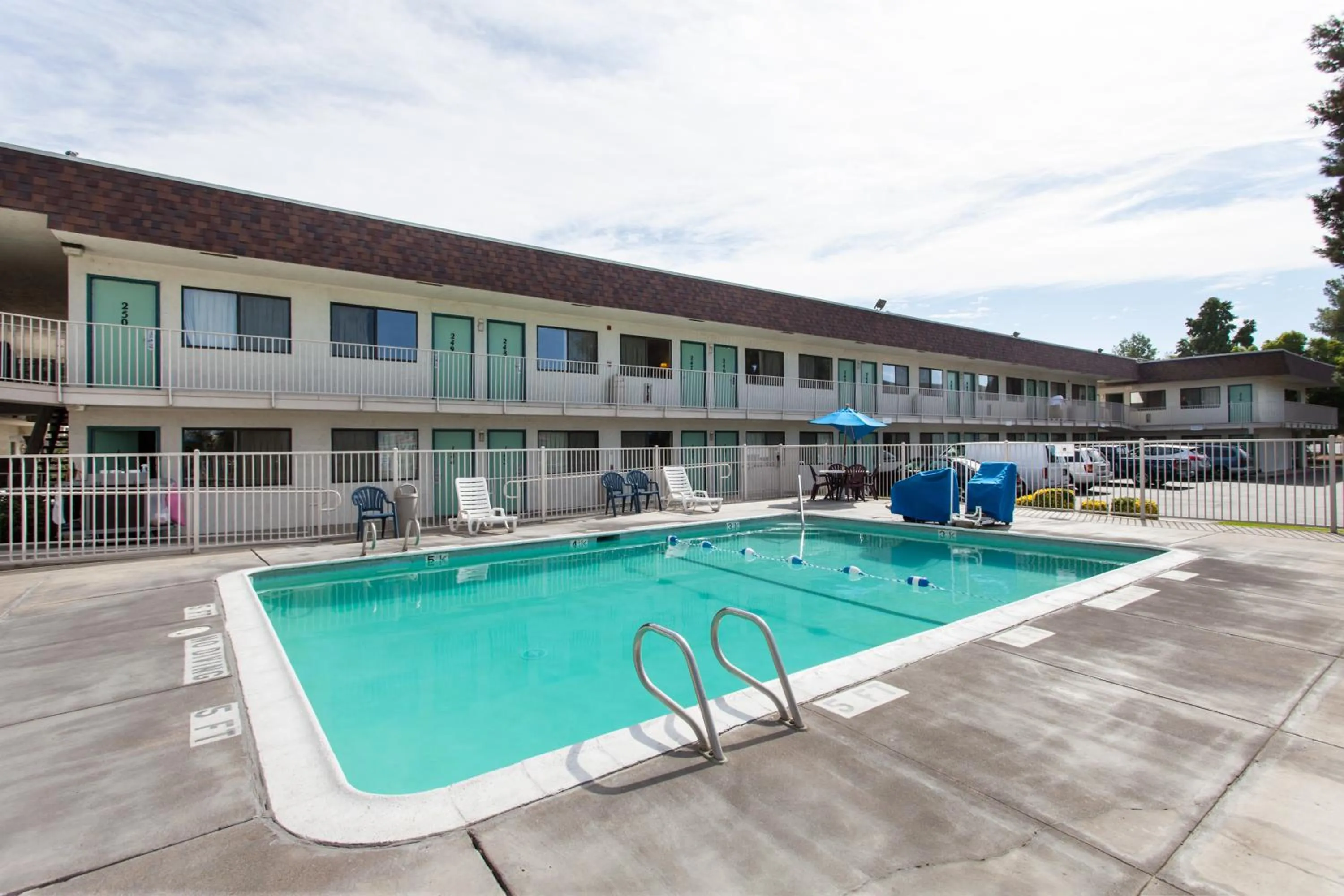 Swimming Pool in Motel 6-Turlock, CA