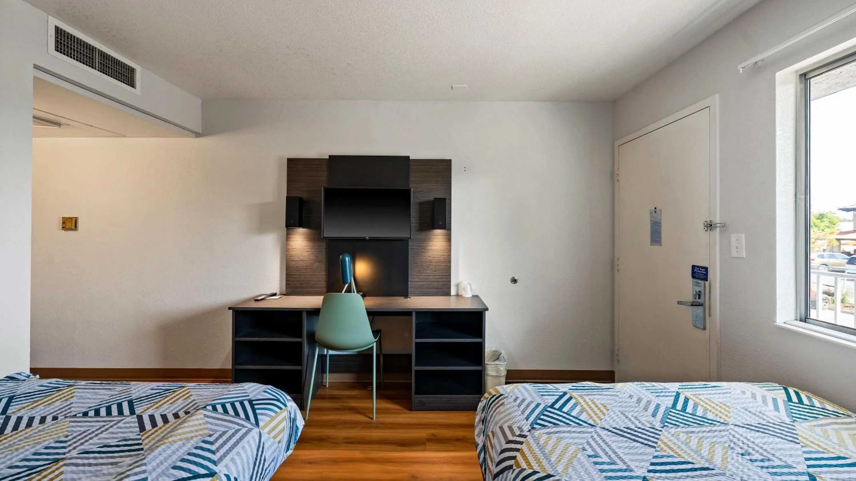 Bedroom, Bed in Motel 6-Kalispell, MT