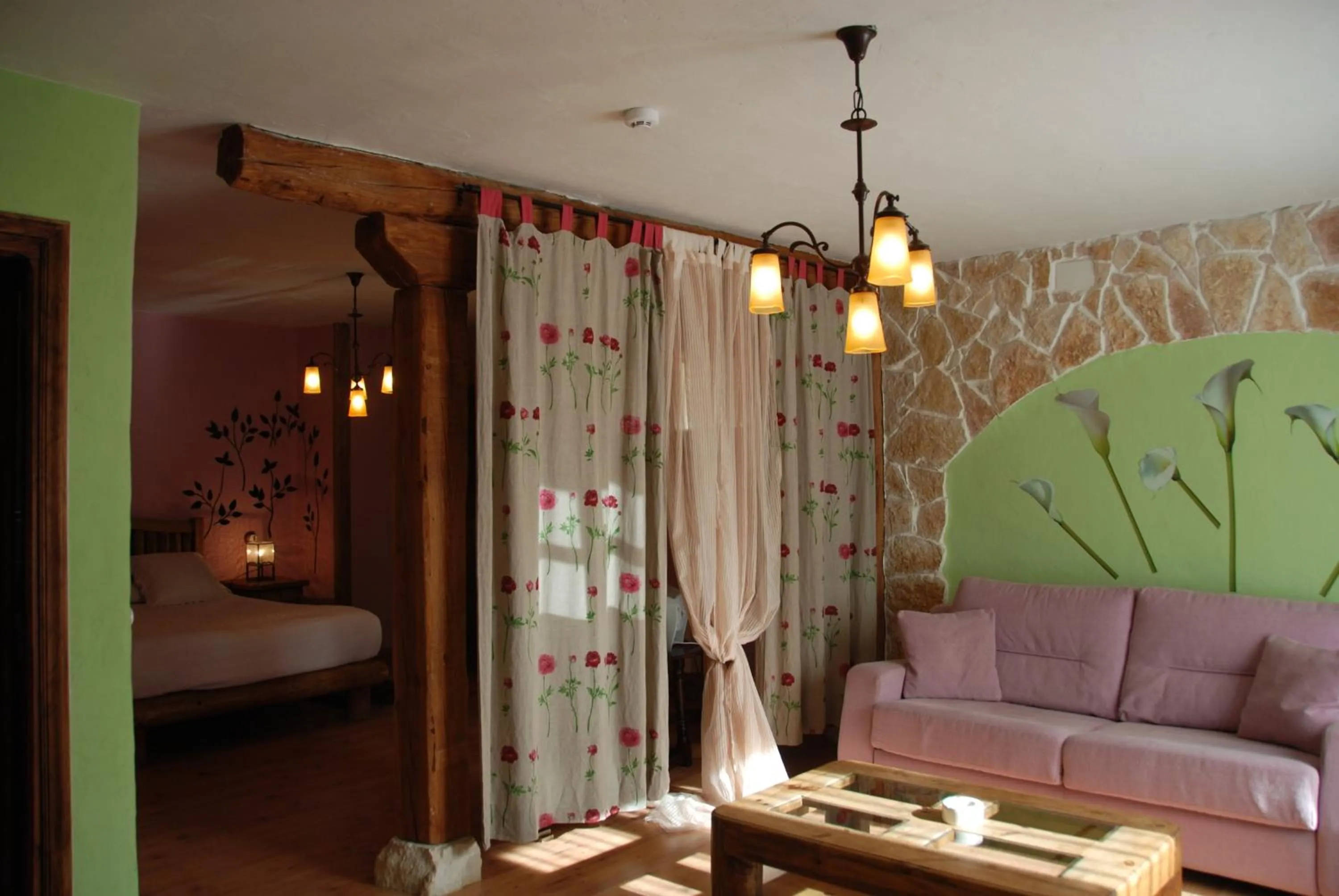 Living room, Bed in El Rincón de las Hoces del Duratón