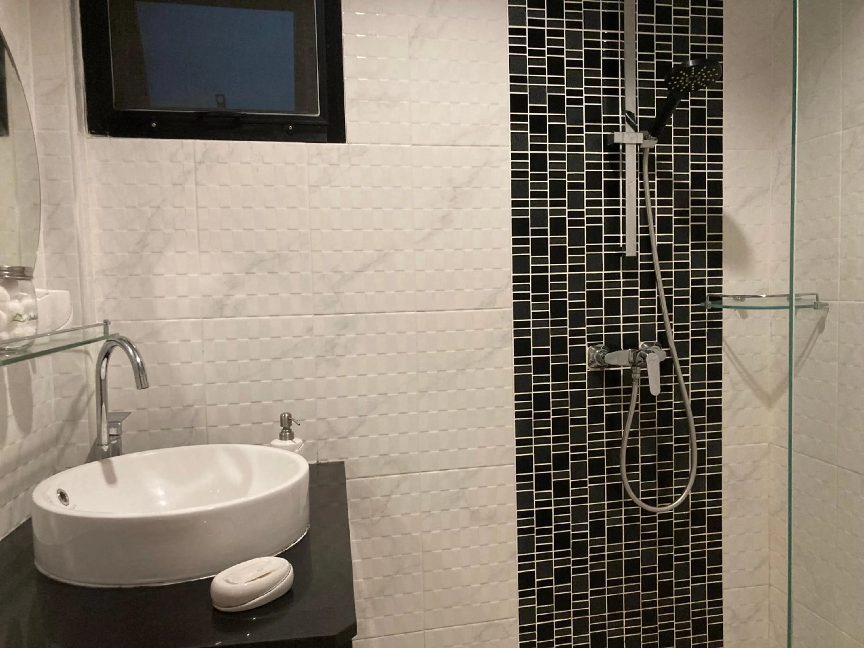 Bathroom in Barbé La Maison