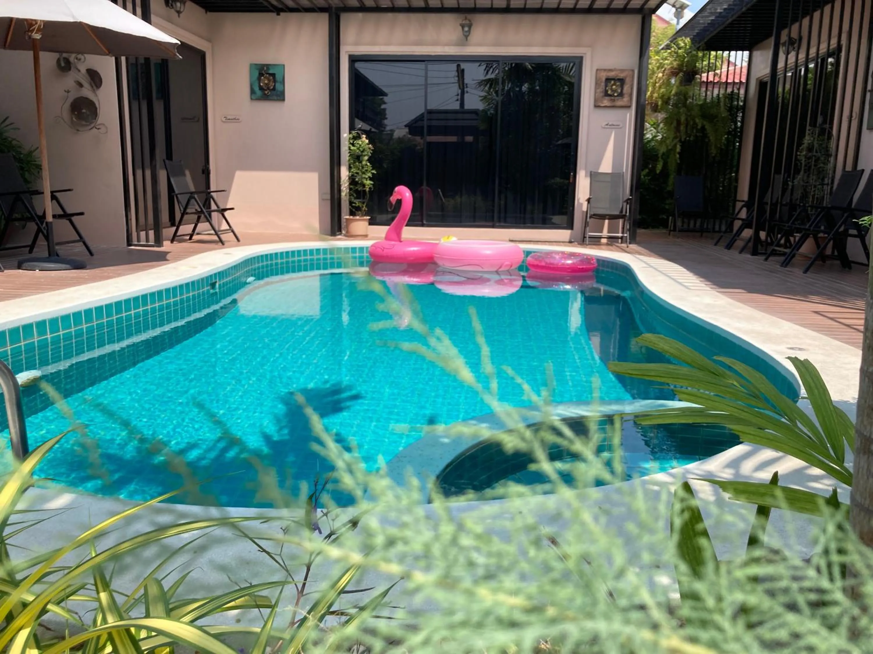 Swimming pool in Barbé La Maison