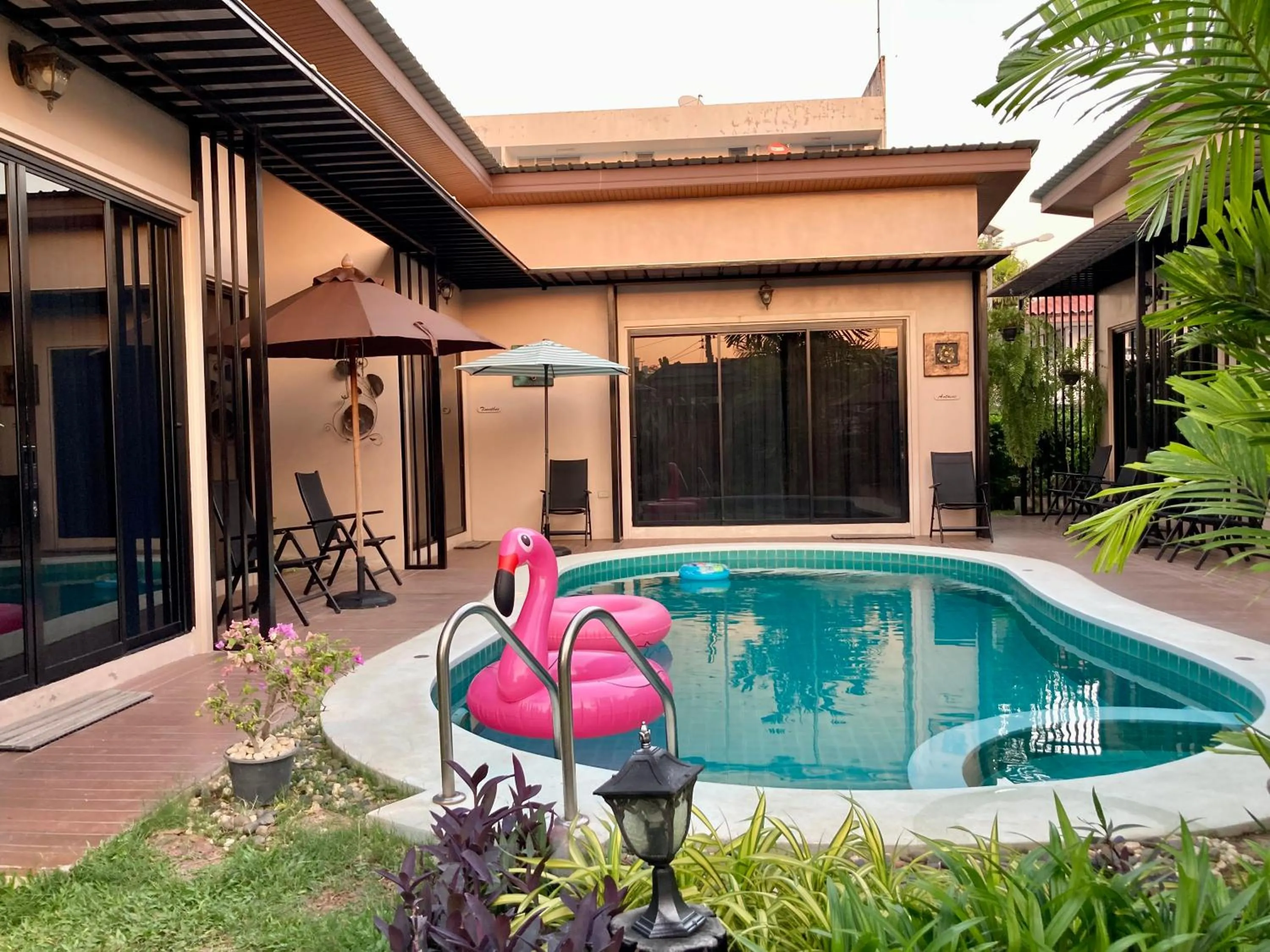 Garden view in Barbé La Maison