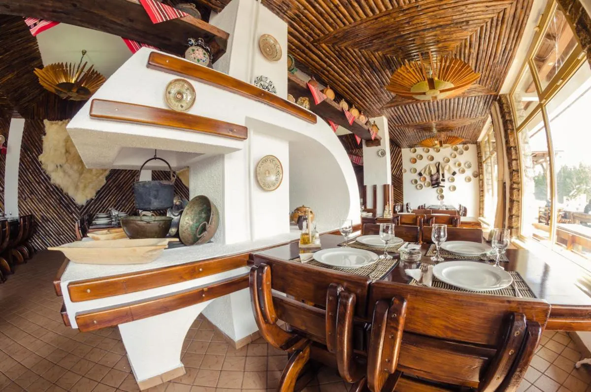 Restaurant/places to eat in Cabana Trei Brazi