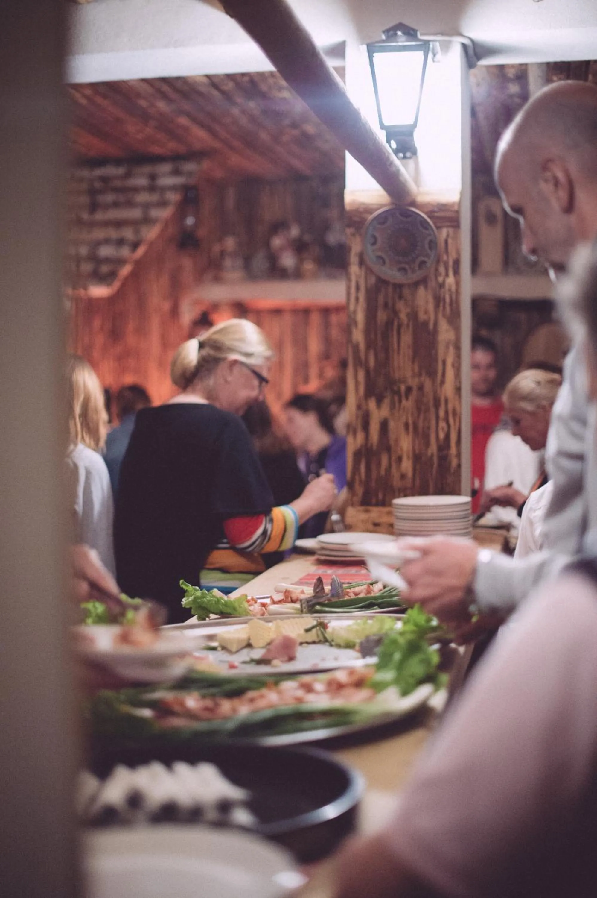 Restaurant/places to eat in Cabana Trei Brazi