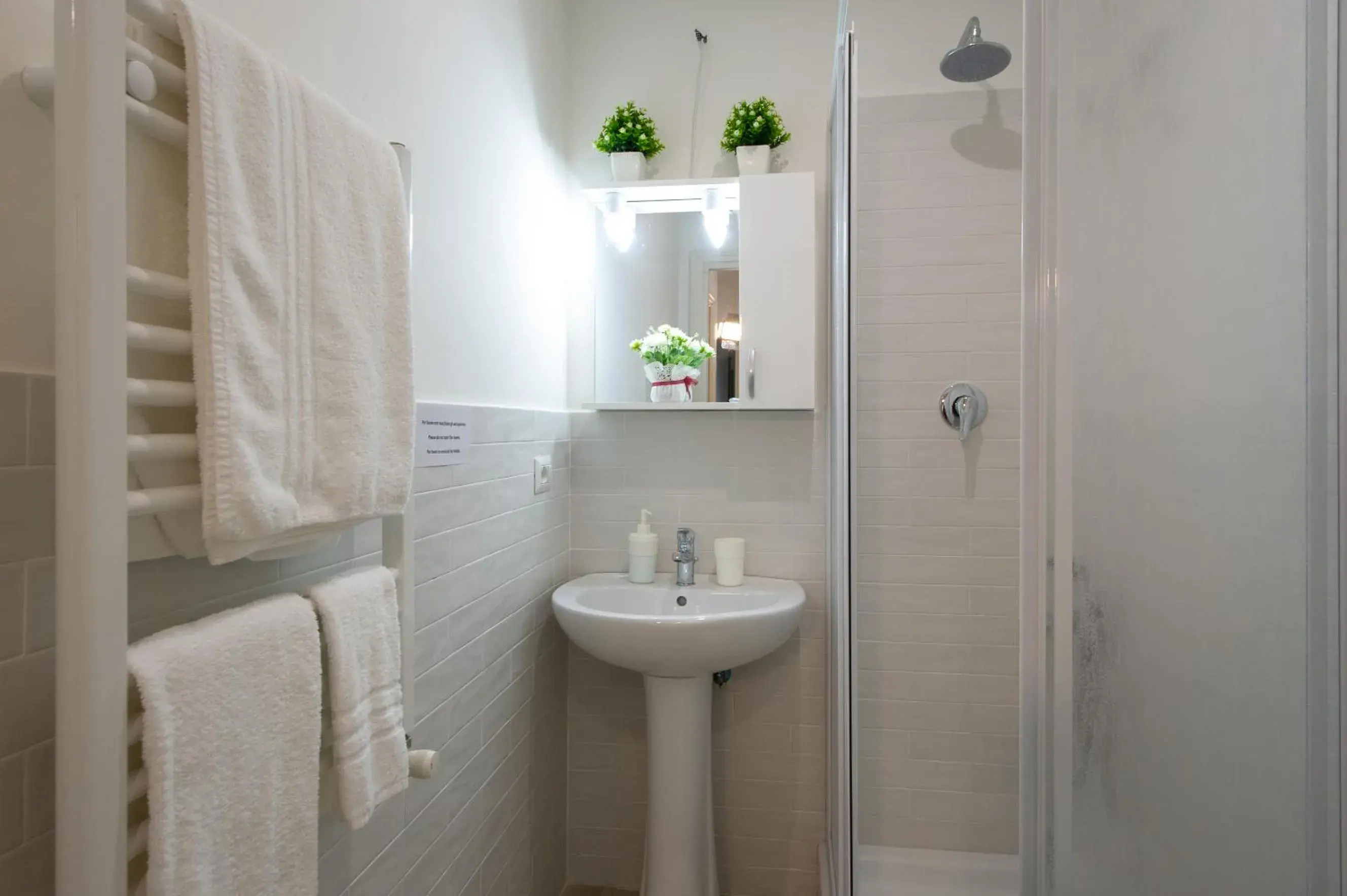 Three-Bedroom Apartment in House Bonifacio Three-Bedroom Apartment in House Bonifacio