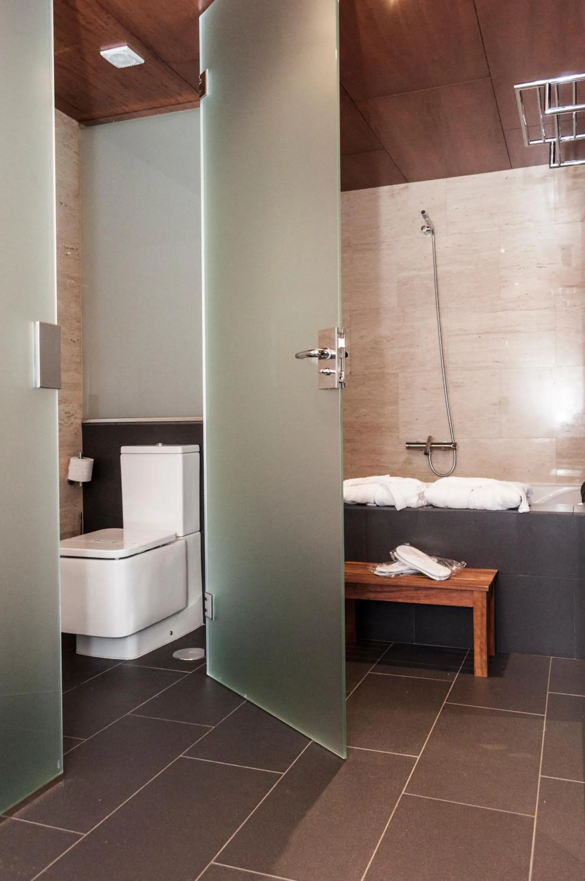 Bathroom in Escuderos Hotel Cruz