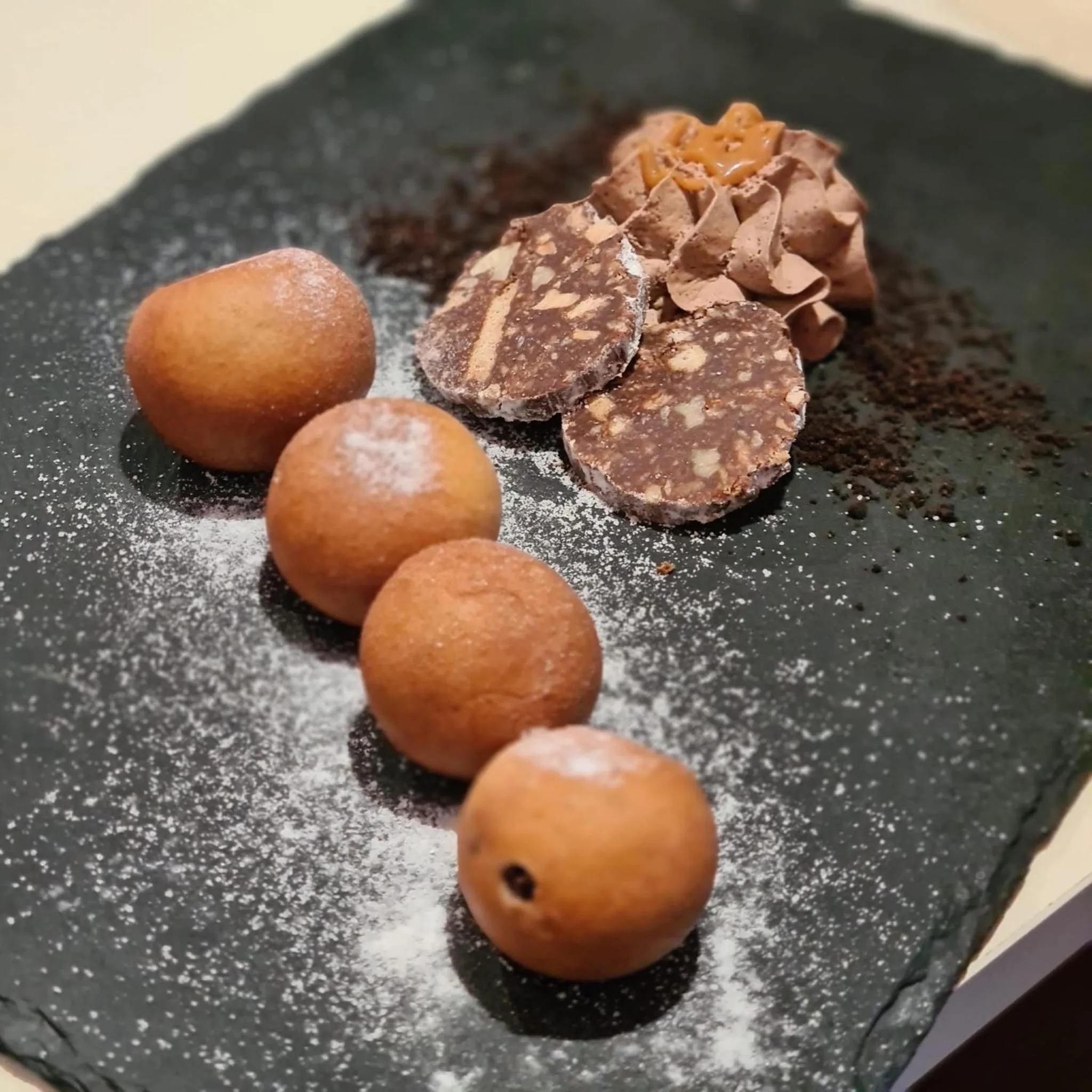 Restaurant/places to eat in Escuderos Hotel Cruz