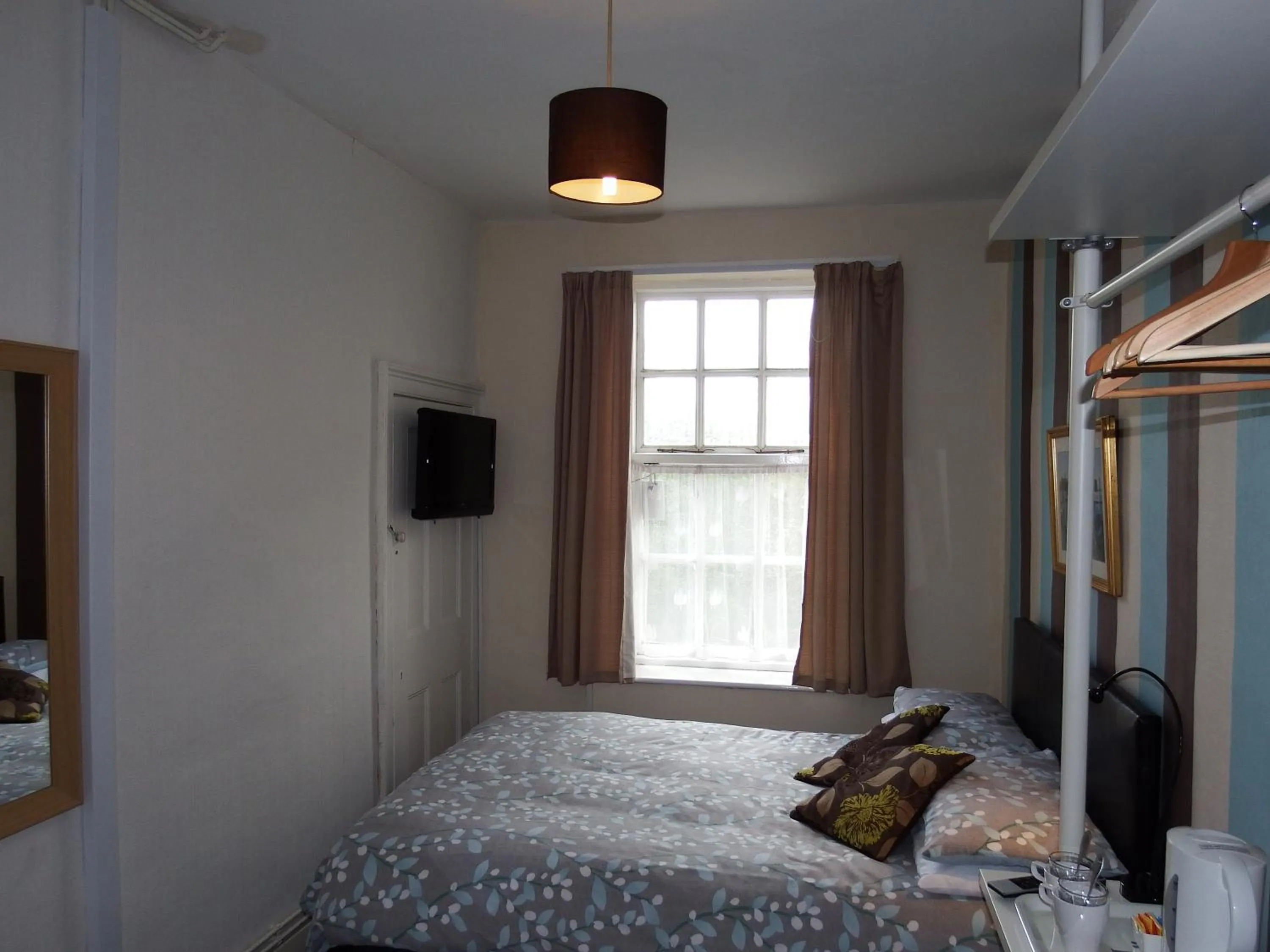 Photo of the whole room, Bed in Angel Guesthouse