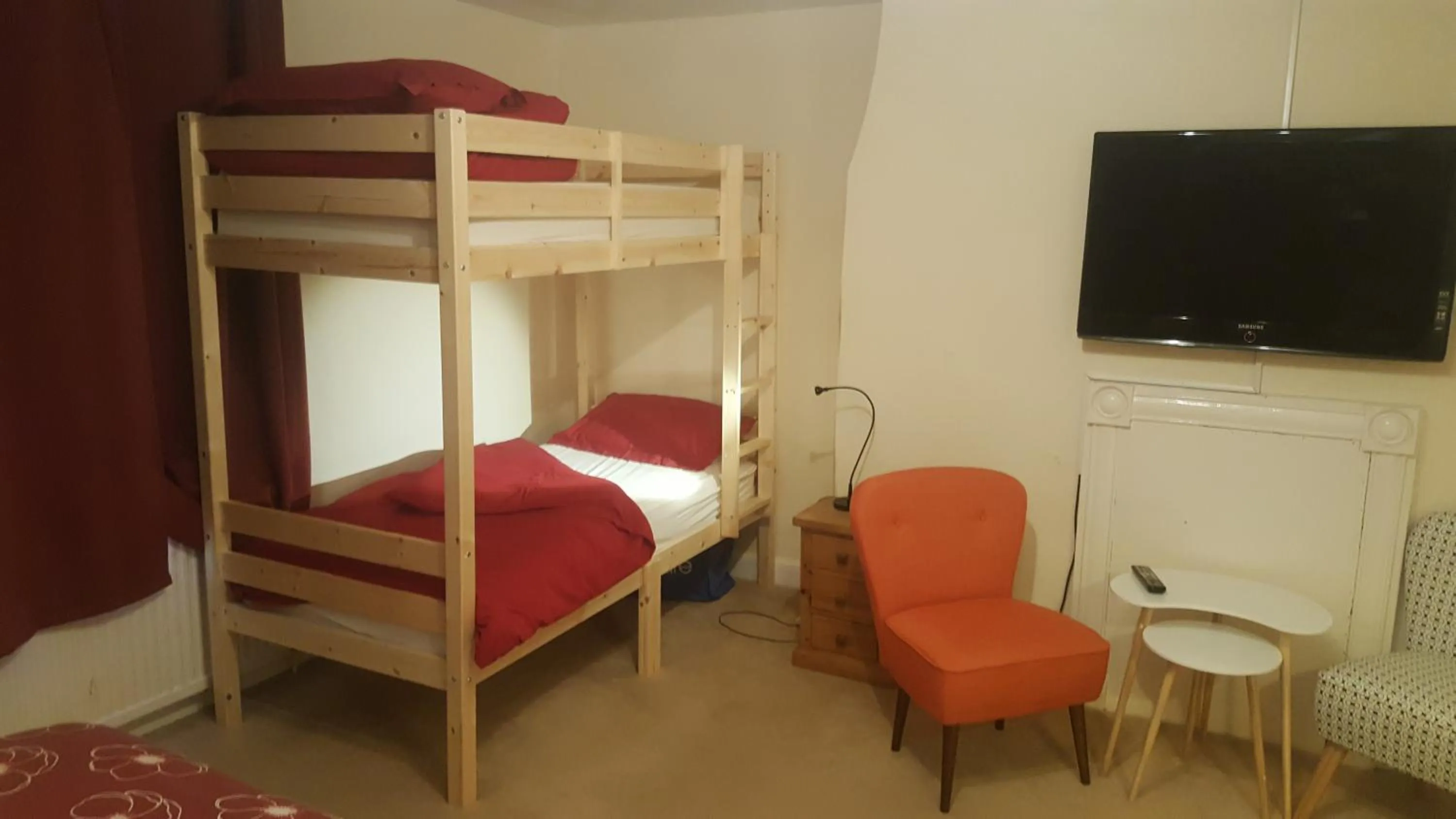 bunk bed, Bed in Angel Guesthouse