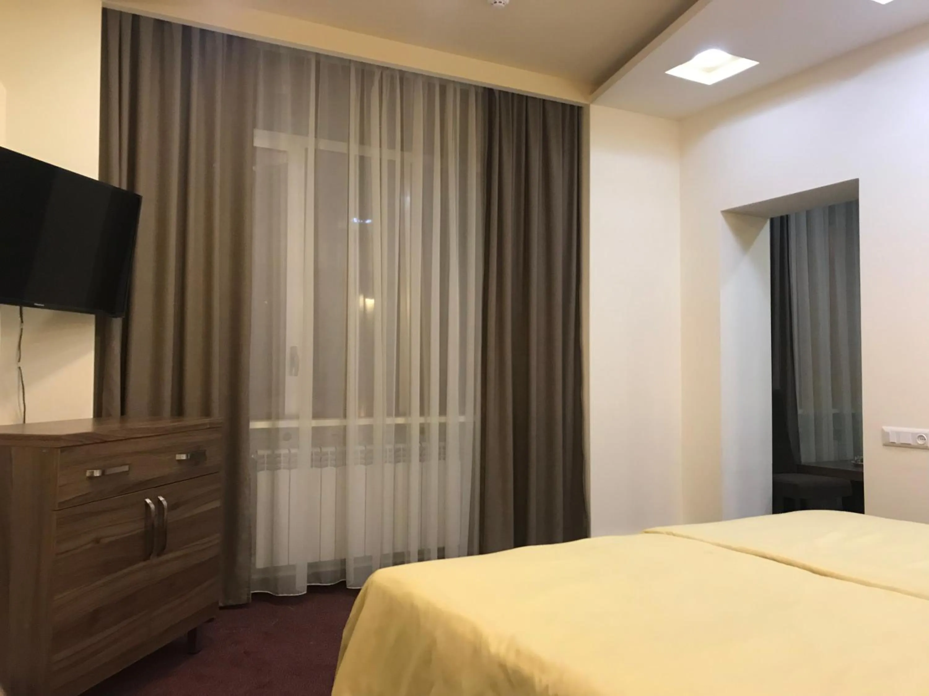 Photo of the whole room, Bed in Hobby Hotel
