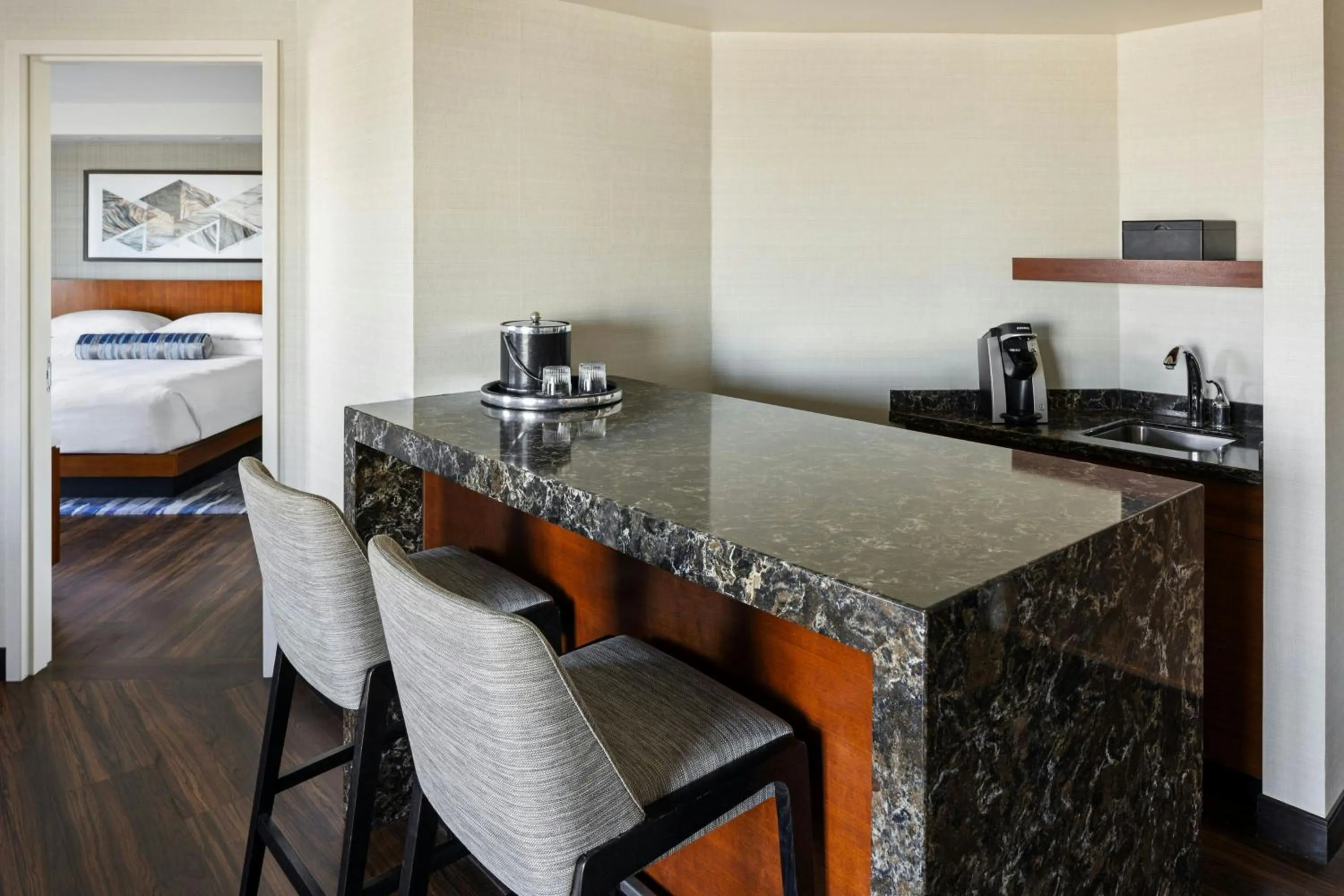 Kitchen or kitchenette in South Sioux City Marriott Riverfront