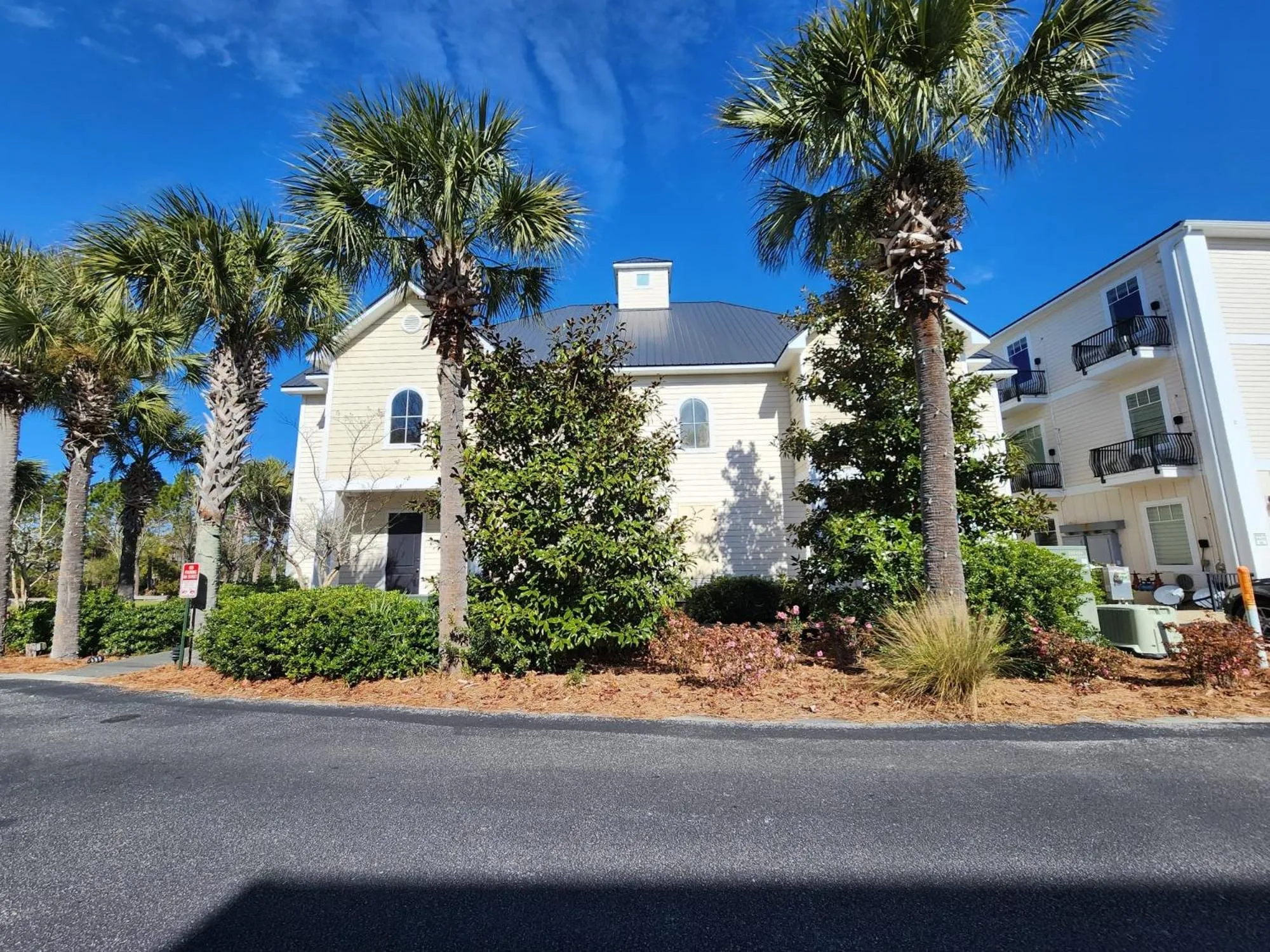 Property building in 30-A Inn & Suites